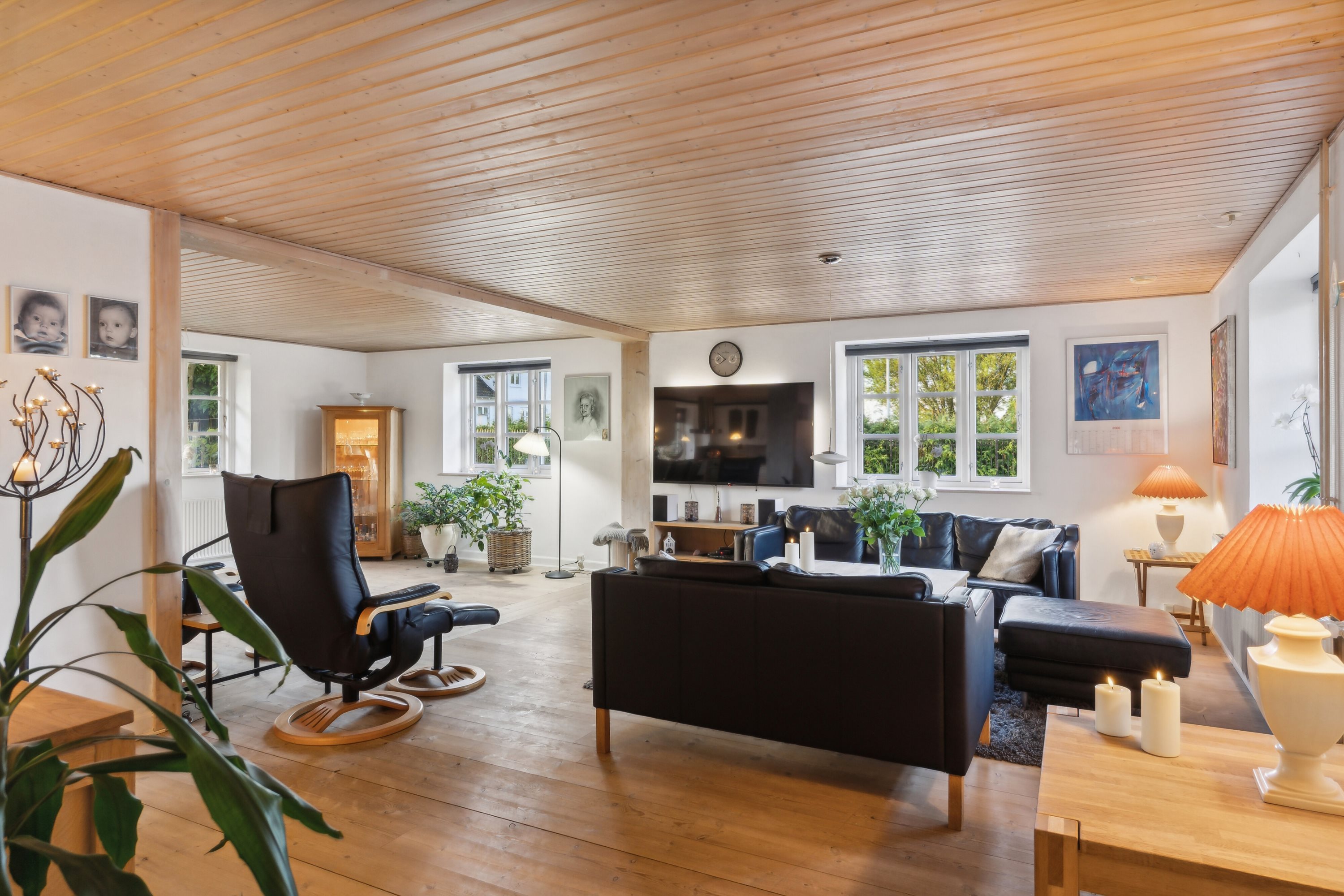 Fremhævet stue billede i fuldskærmstilstand. Billede af Bonderupvej 11, 4350 Ugerløse