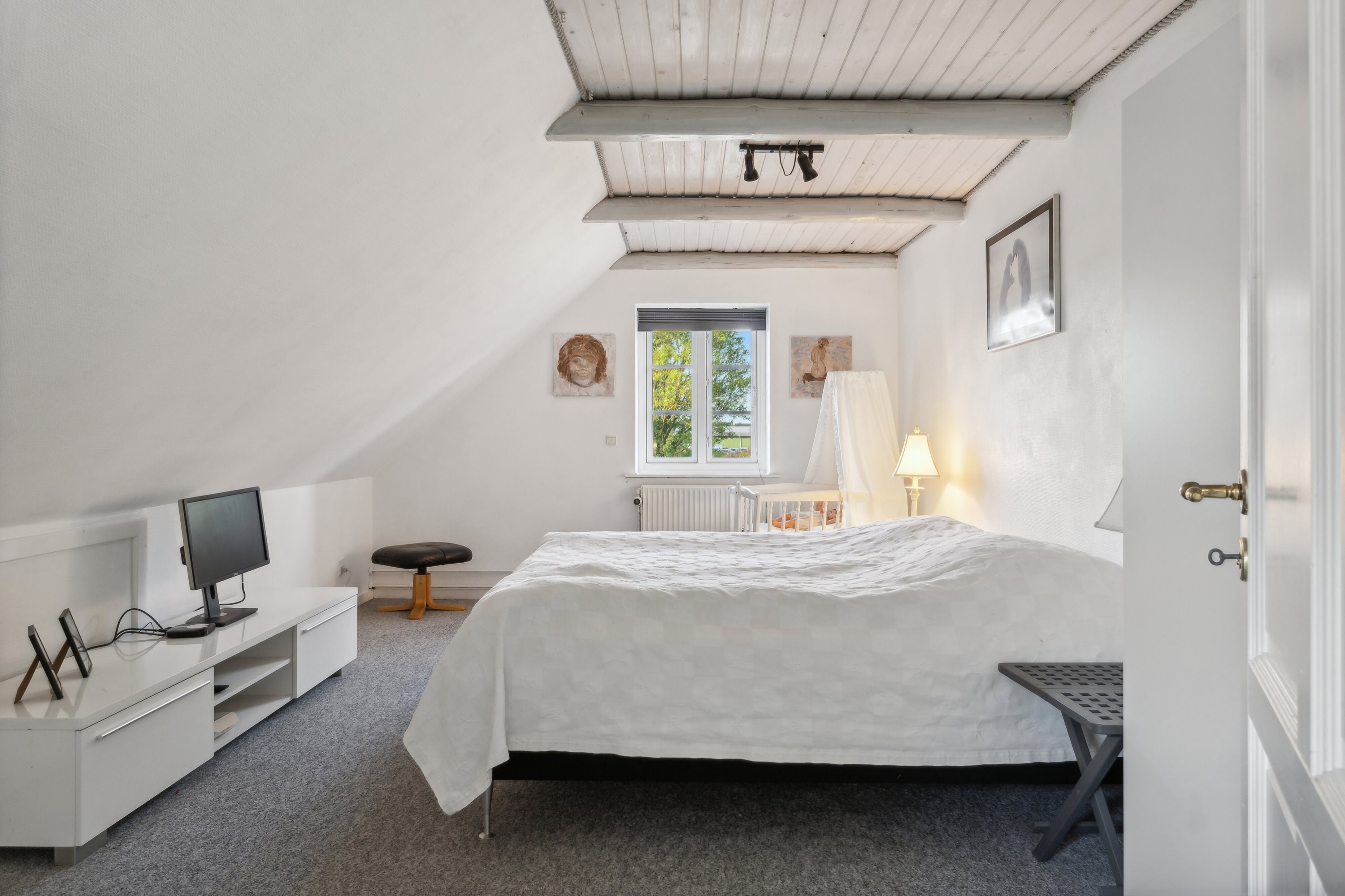 Fremhævet soveværelse billede i fuldskærmstilstand. Billede af Bonderupvej 11, 4350 Ugerløse