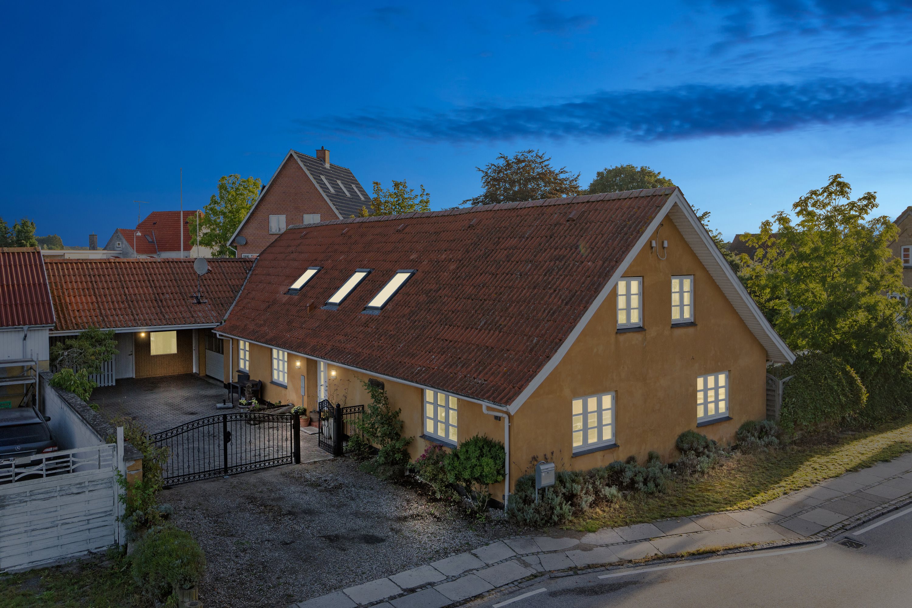 Fremhævet set fra vejen billede i fuldskærmstilstand. Billede af Bonderupvej 11, 4350 Ugerløse