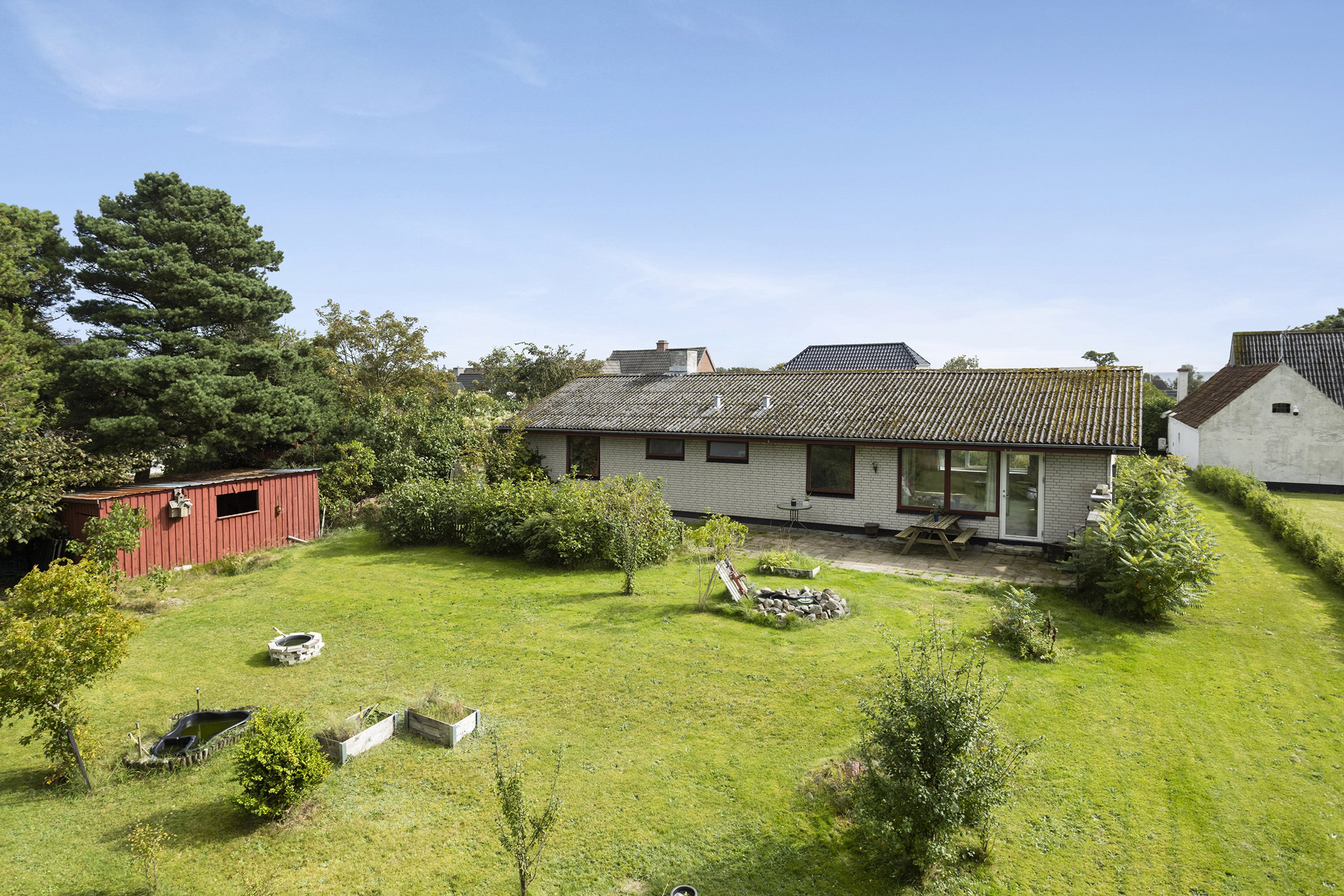 Fremhævet set fra haven billede i fuldskærmstilstand. Billede af Klydevej 8A, Voerså, 9300 Sæby