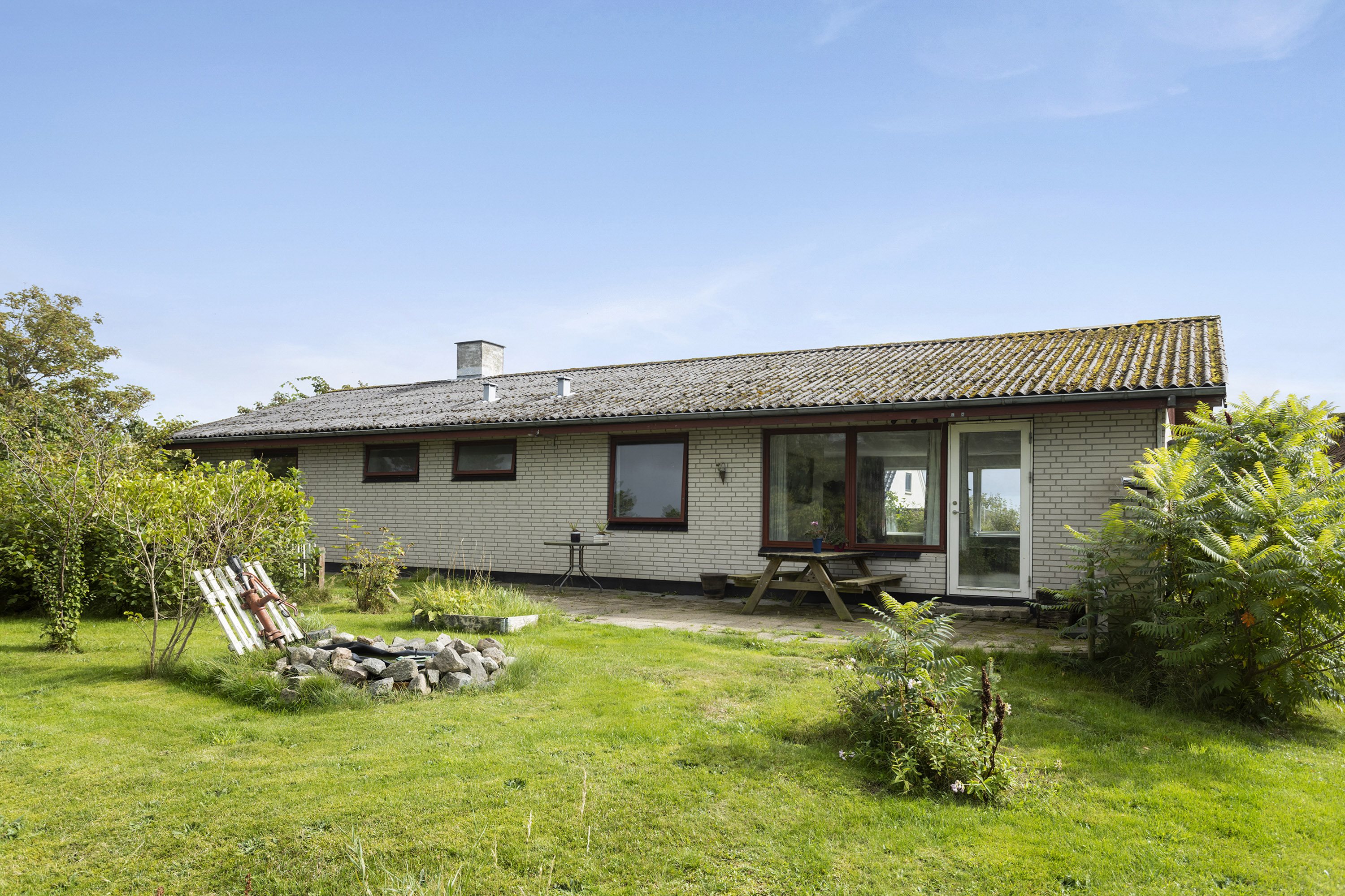 Fremhævet set fra haven billede i fuldskærmstilstand. Billede af Klydevej 8A, Voerså, 9300 Sæby