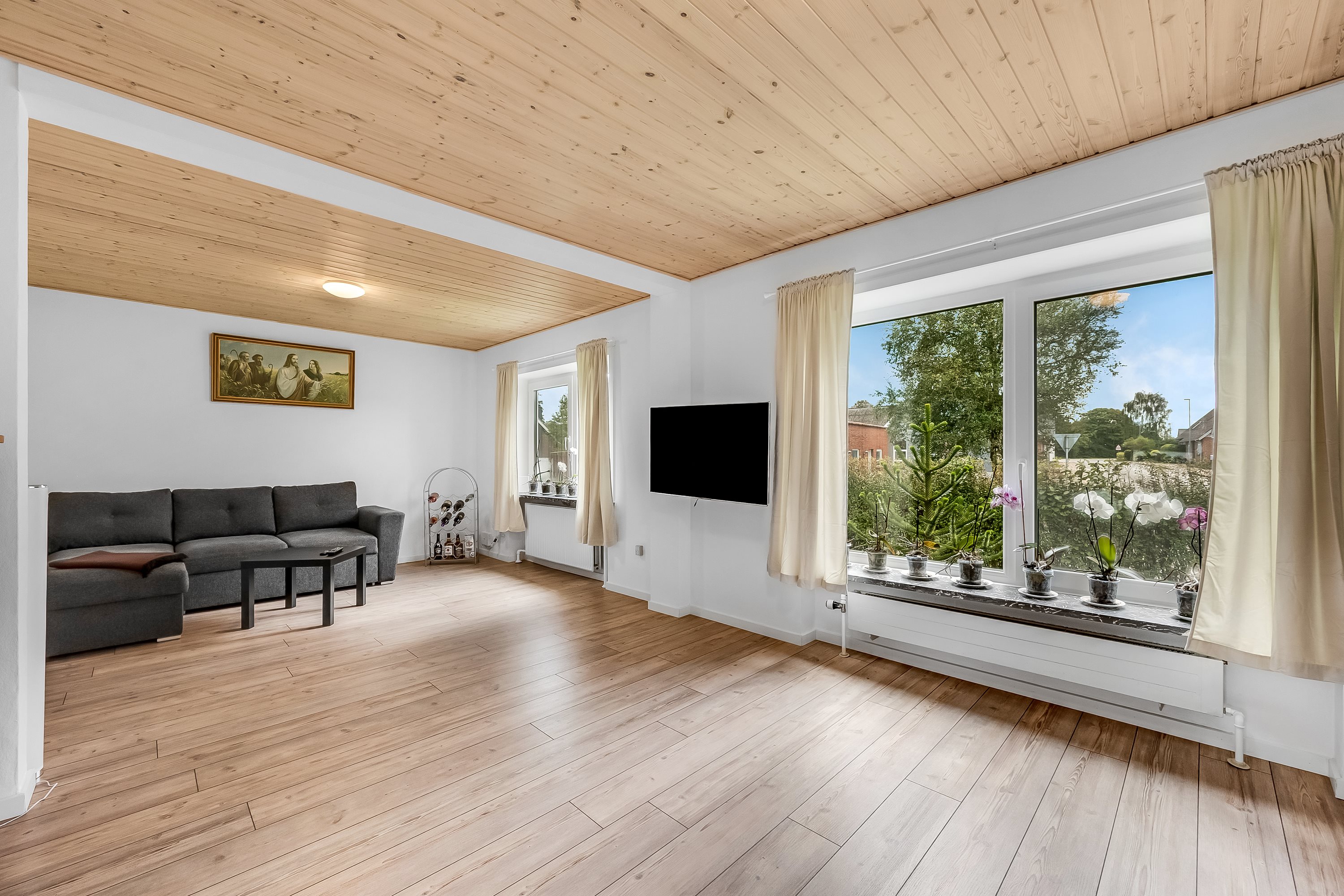 Fremhævet stue billede i fuldskærmstilstand. Billede af Finderupvej 18, Herborg, 6920 Videbæk