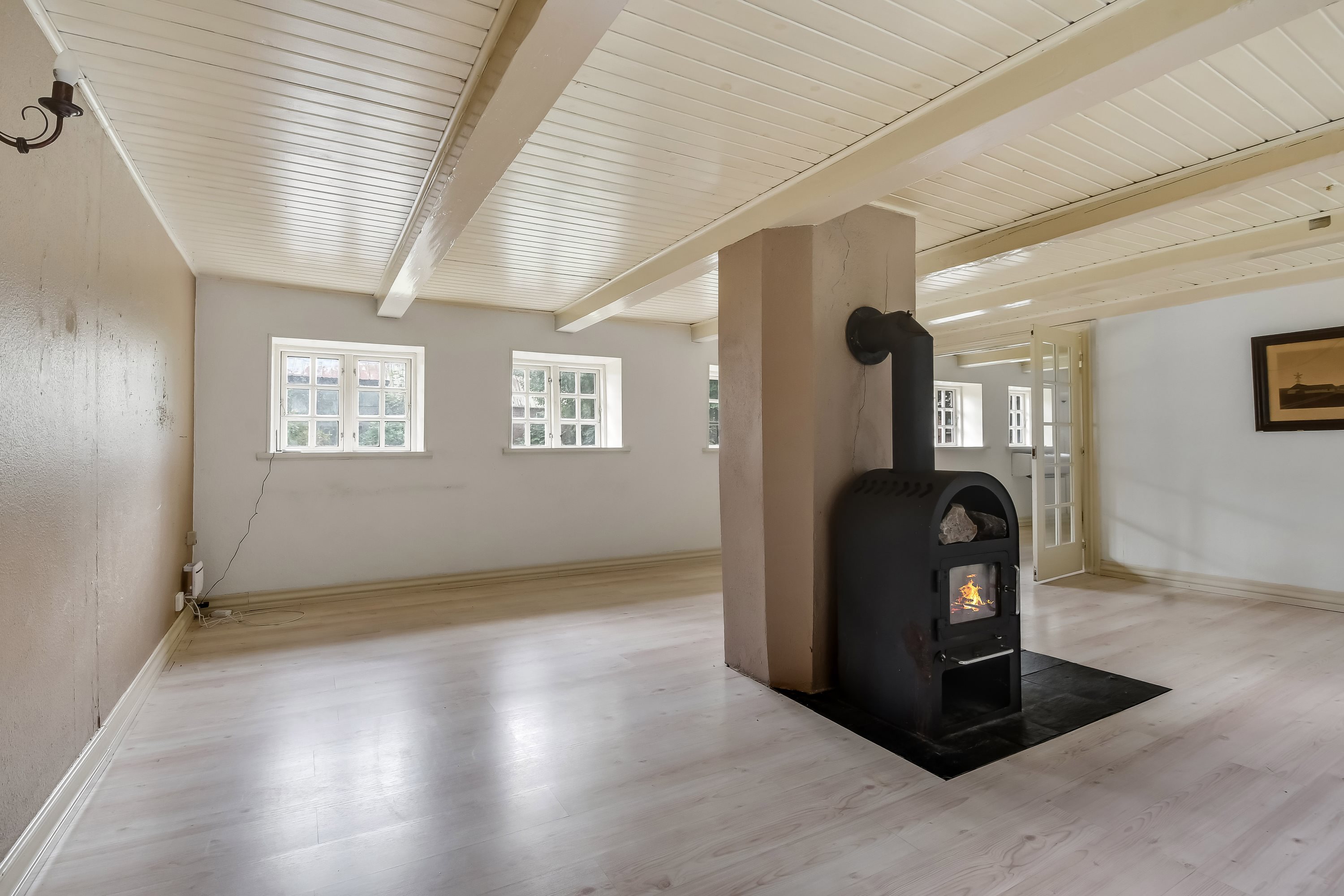 Fremhævet stue billede i fuldskærmstilstand. Billede af Klosterhedevej 10, Gudum, 7620 Lemvig