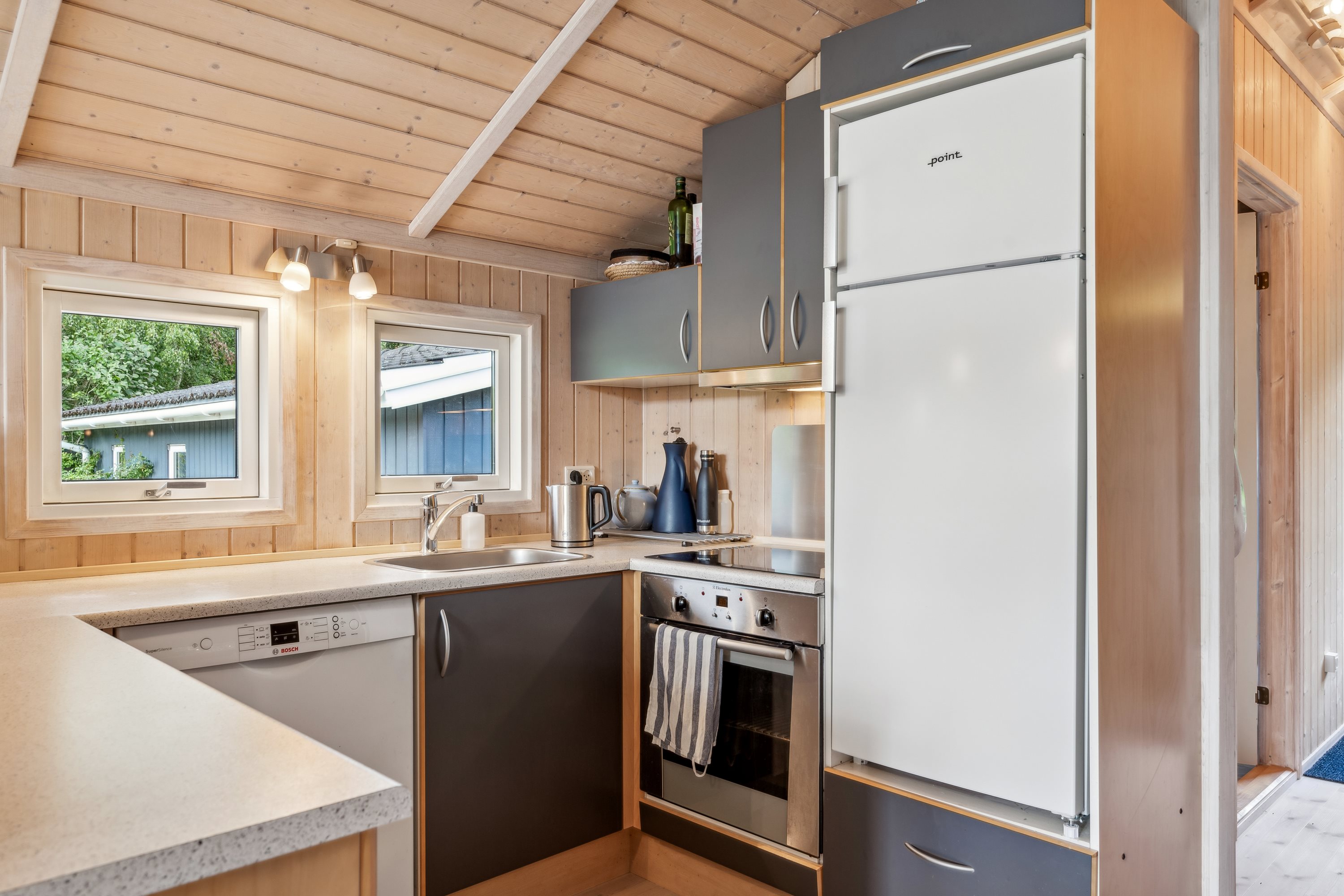 Fremhævet køkken billede i fuldskærmstilstand. Billede af Jenlevej 7, Elsegårde Strand, 8400 Ebeltoft