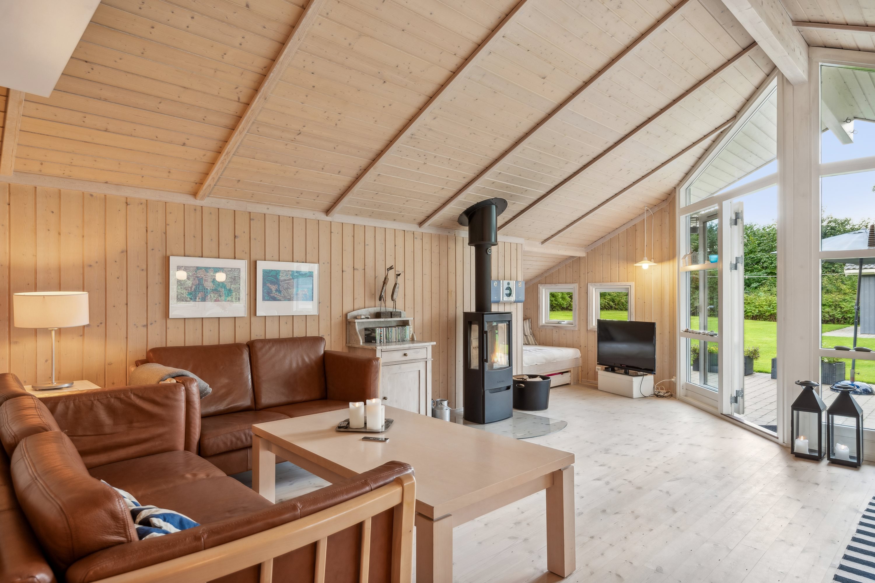 Miniaturebillede 2: stue. Billede af Jenlevej 7, Elsegårde Strand, 8400 Ebeltoft