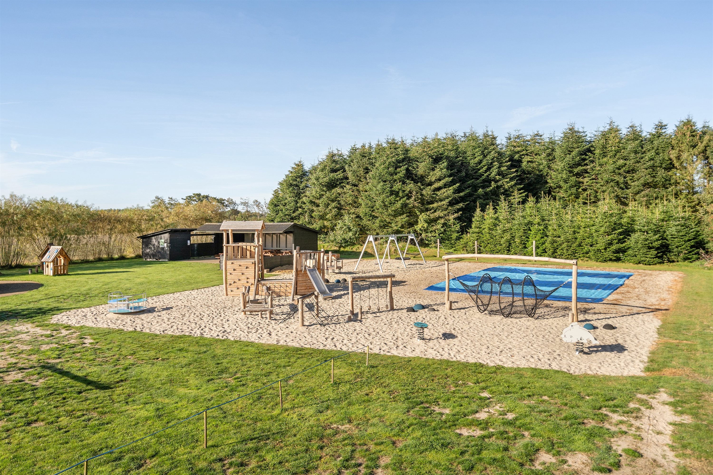 Fremhævet legeplads i orten billede i fuldskærmstilstand. Billede af Teglgårdvej 2, Orten, 6800 Varde