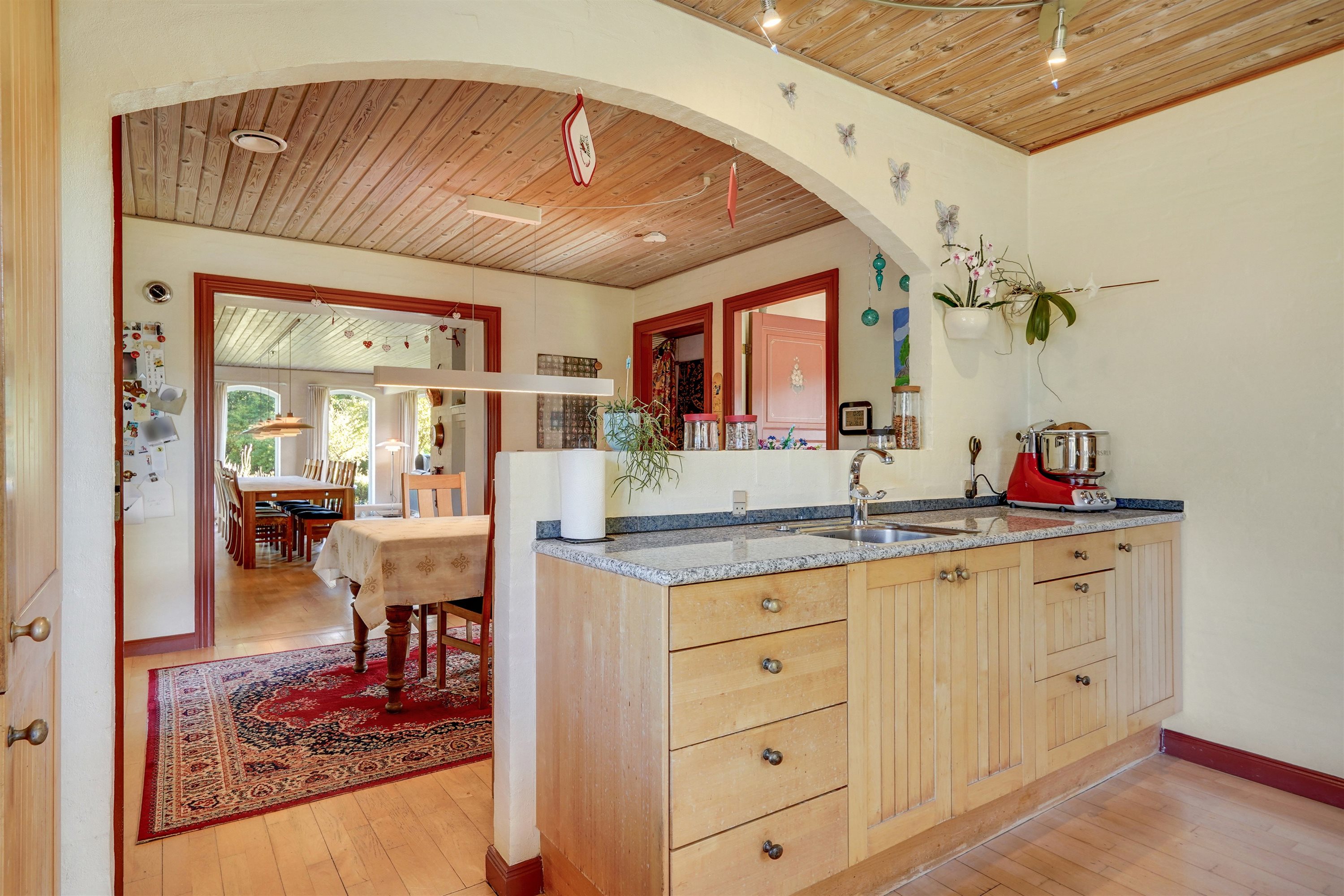 Fremhævet køkken billede i fuldskærmstilstand. Billede af Teglgårdvej 2, Orten, 6800 Varde