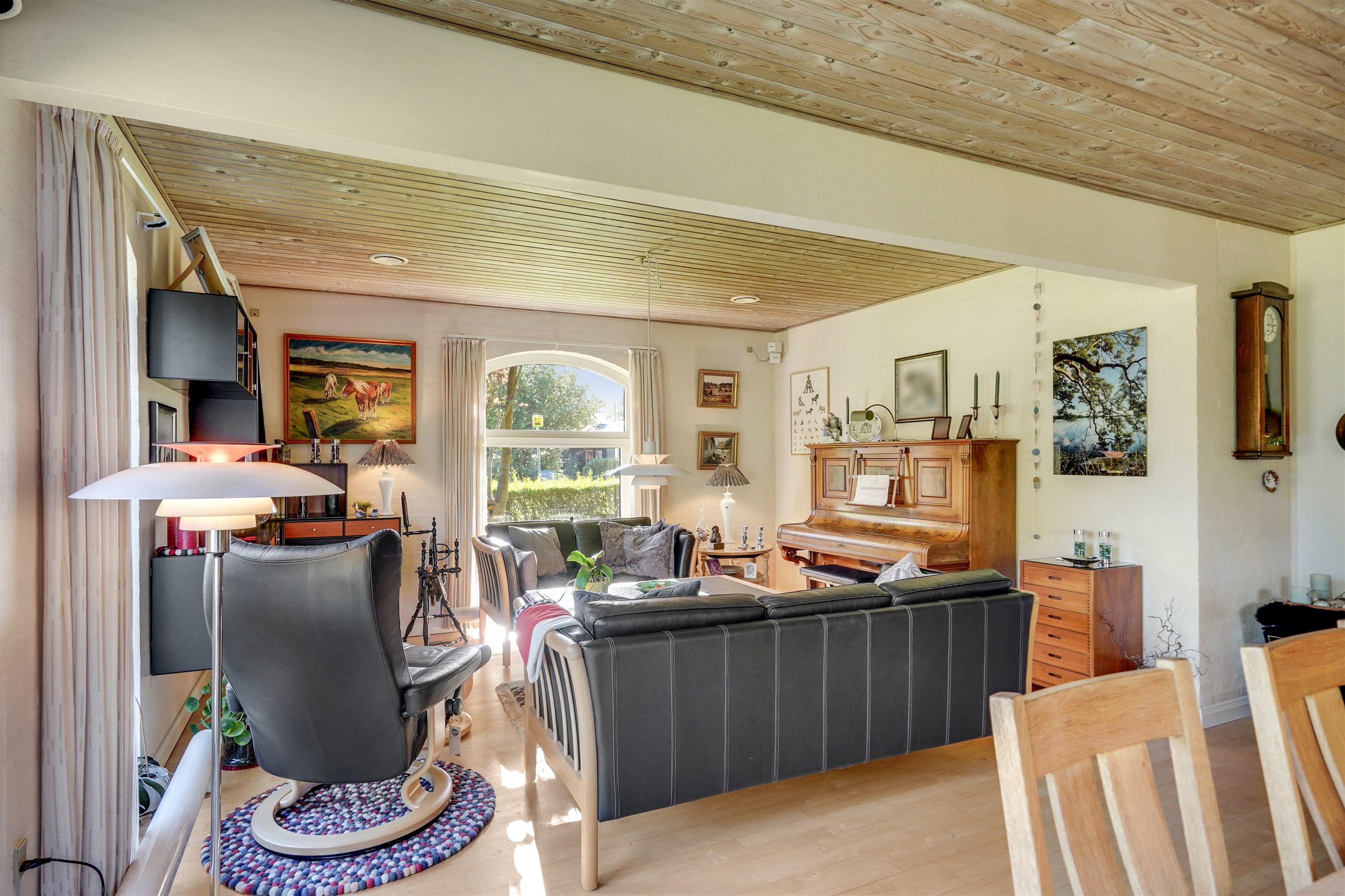 Fremhævet stue billede i fuldskærmstilstand. Billede af Teglgårdvej 2, Orten, 6800 Varde