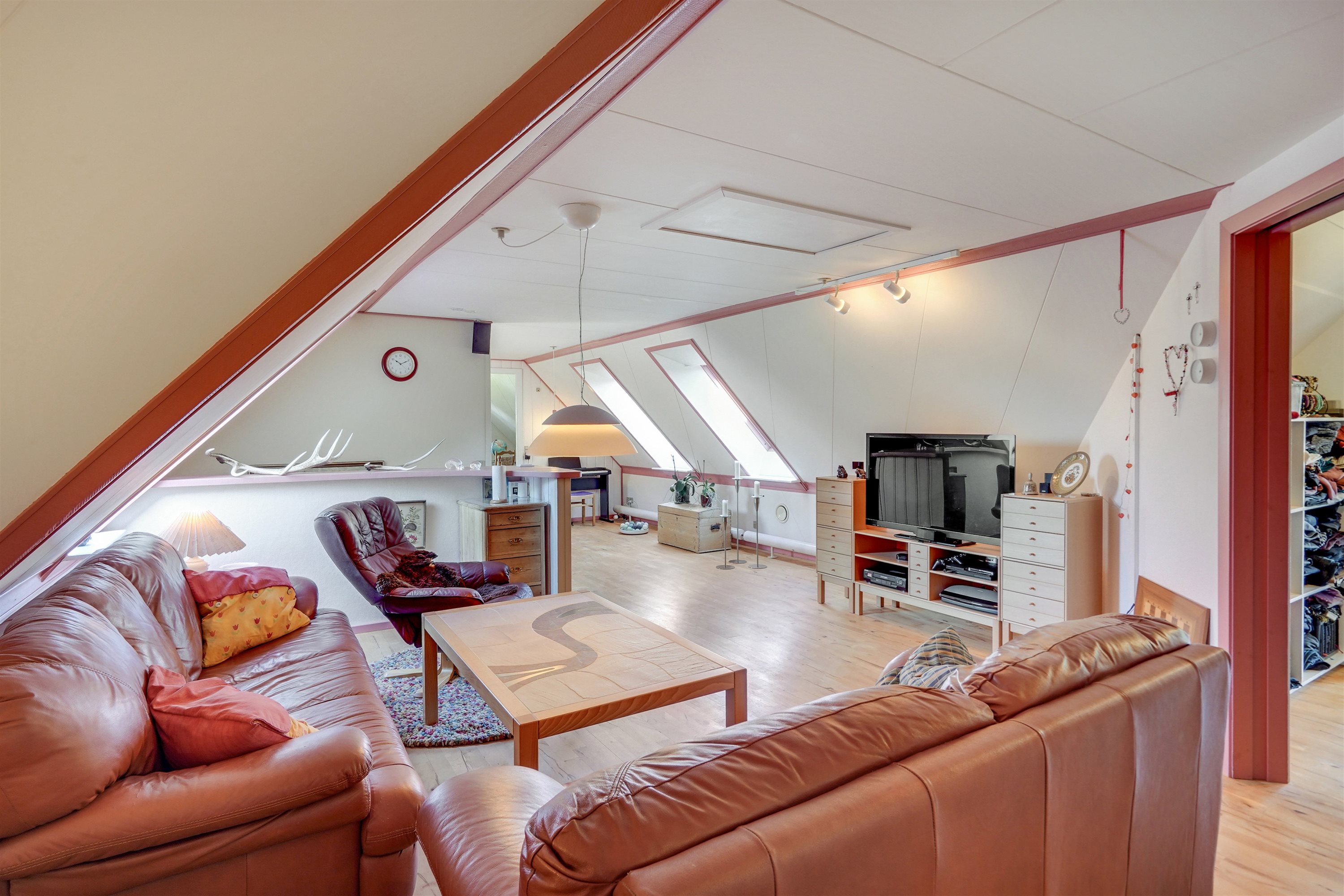 Fremhævet stue billede i fuldskærmstilstand. Billede af Teglgårdvej 2, Orten, 6800 Varde