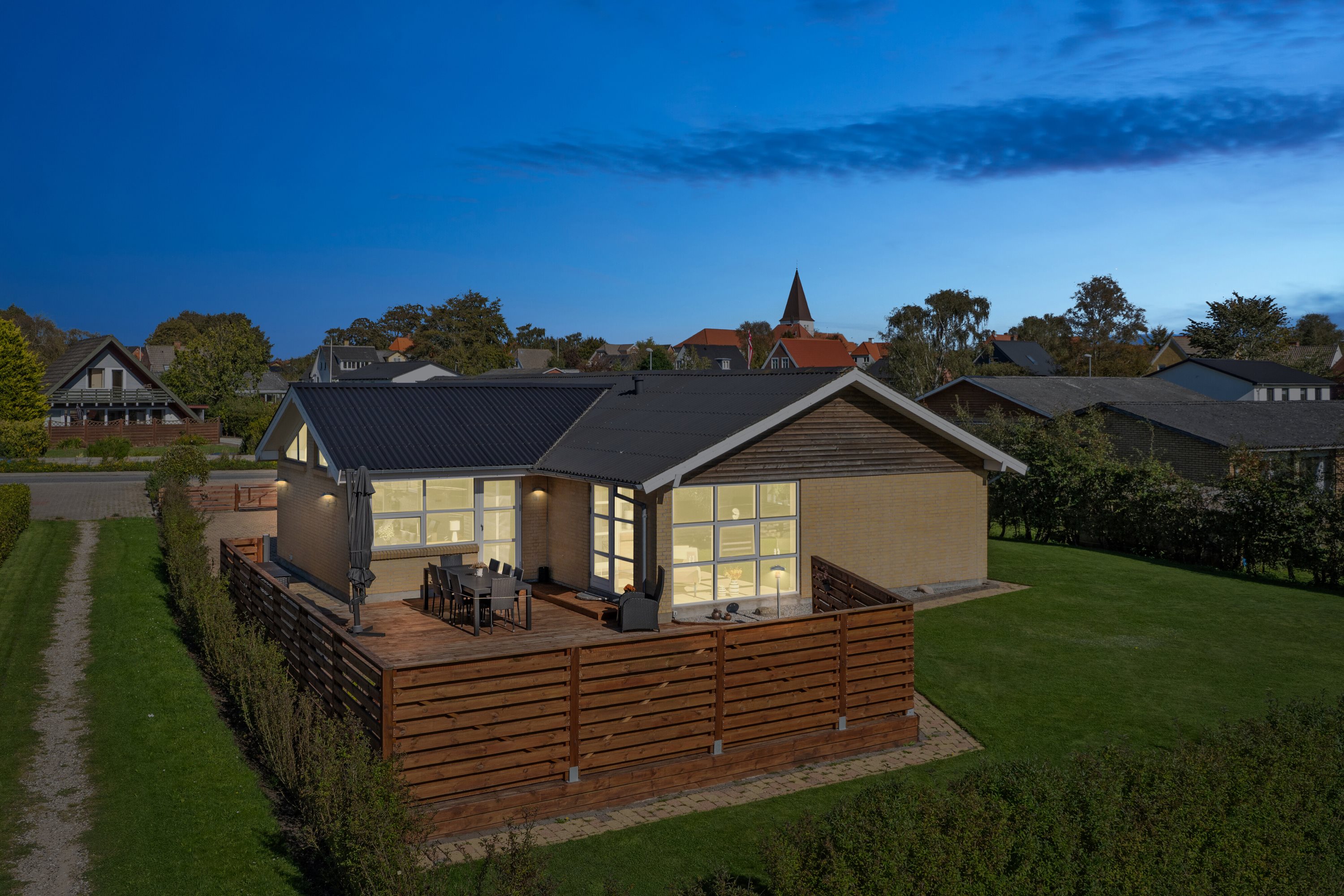 Fremhævet set fra haven billede i fuldskærmstilstand. Billede af Nygade 5, 9870 Sindal