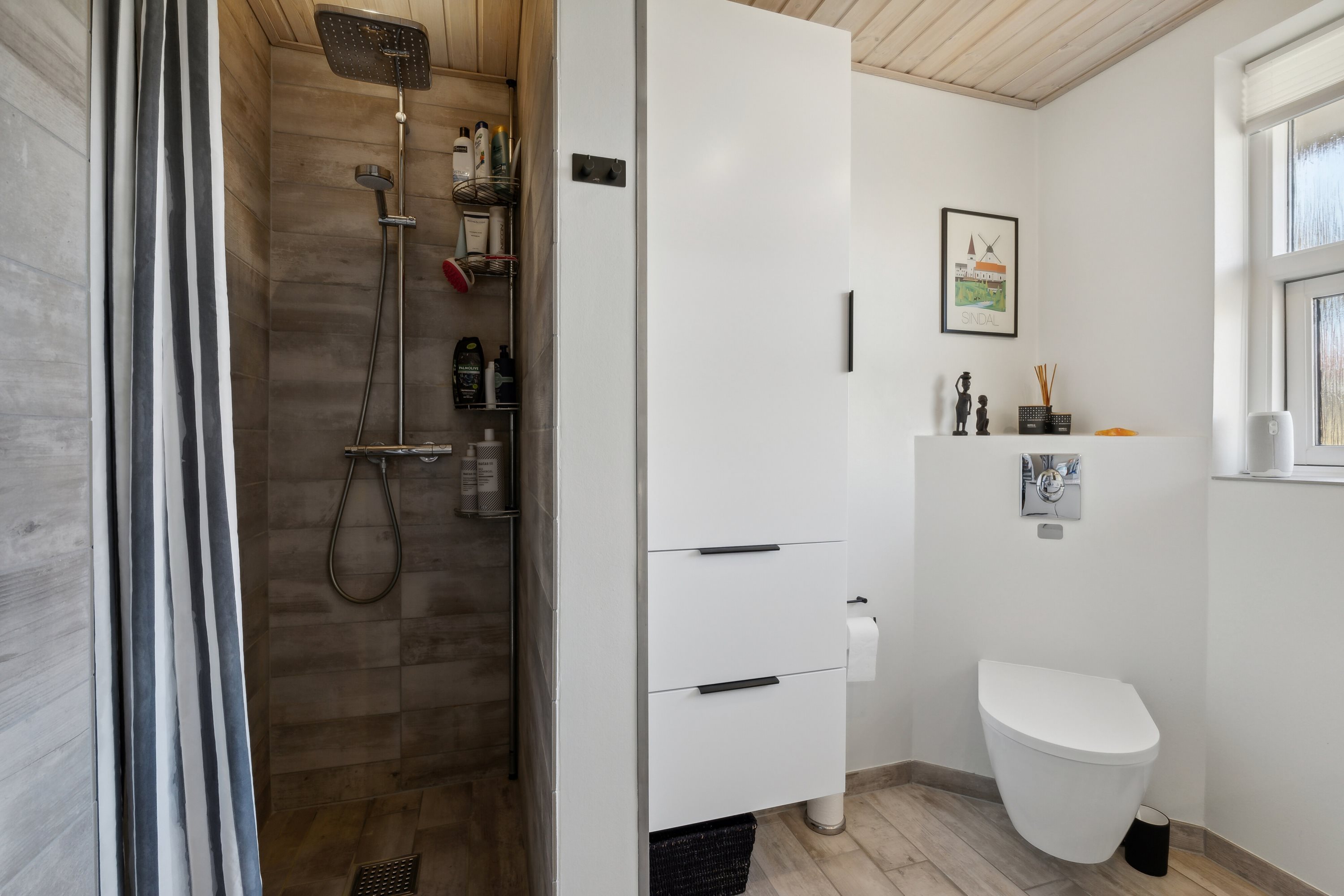 Fremhævet badeværelse billede i fuldskærmstilstand. Billede af Nygade 5, 9870 Sindal