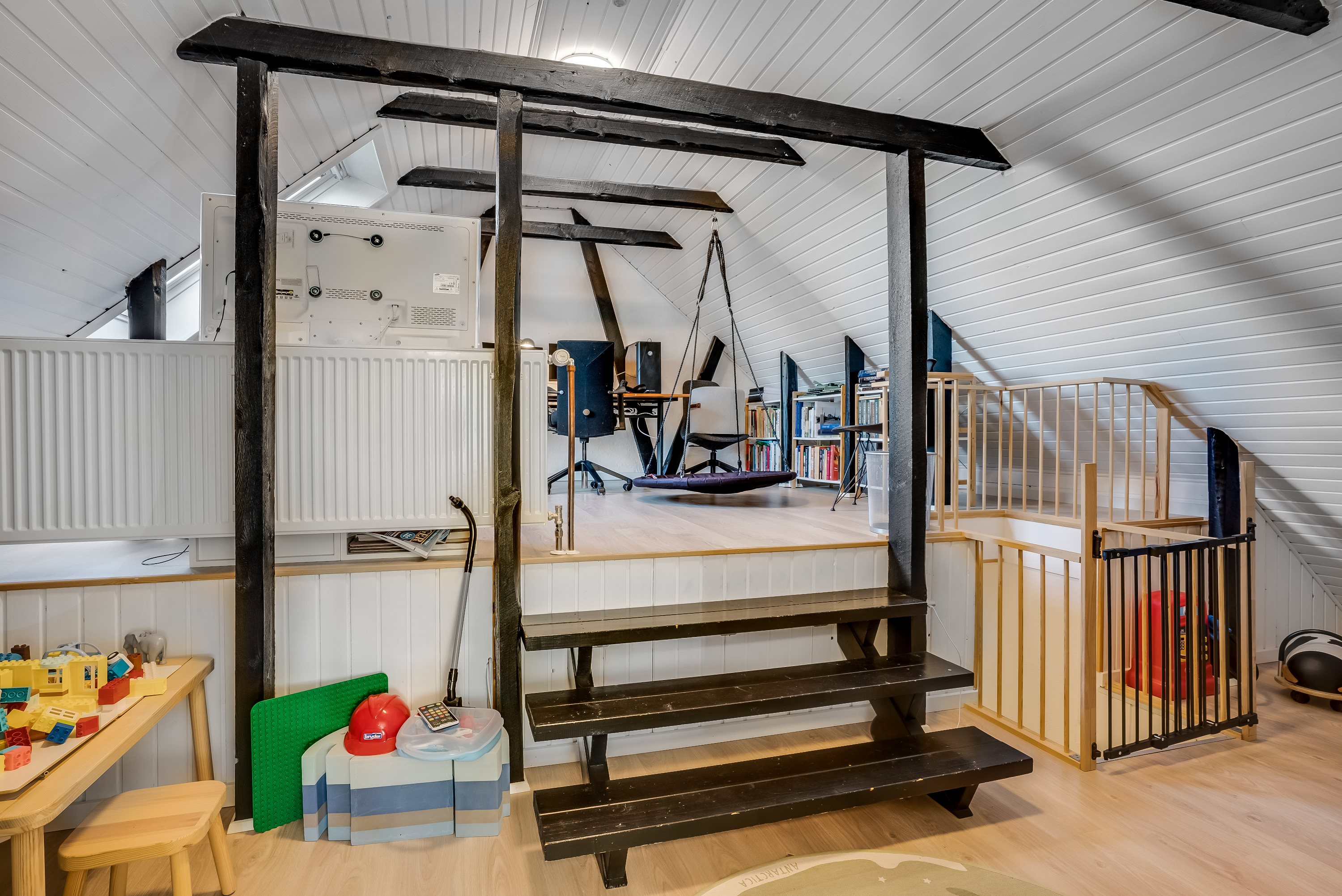 Fremhævet stue billede i fuldskærmstilstand. Billede af Vesterled 28, 7620 Lemvig