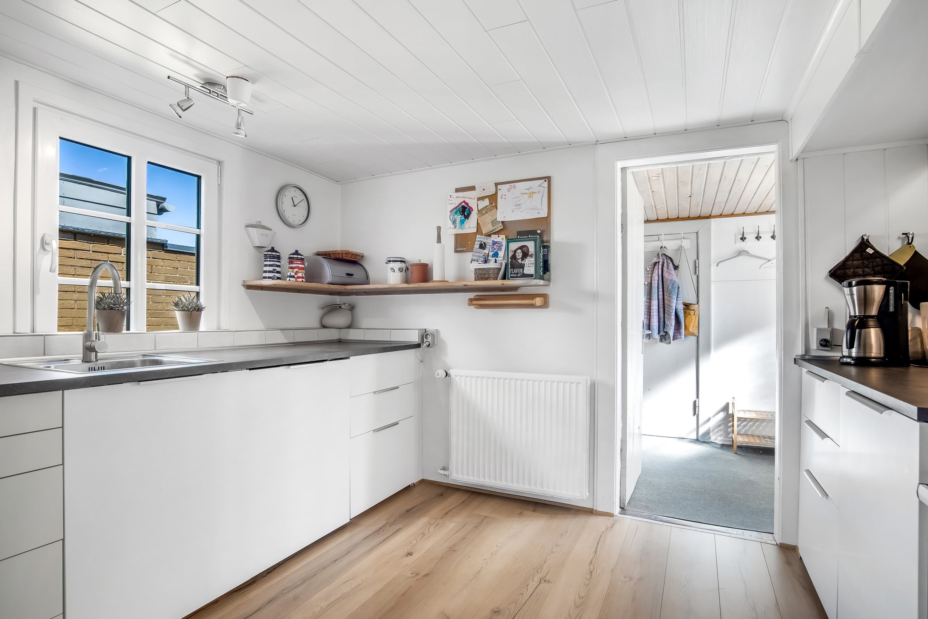 Fremhævet køkken billede i fuldskærmstilstand. Billede af Manøvej 9, 7680 Thyborøn