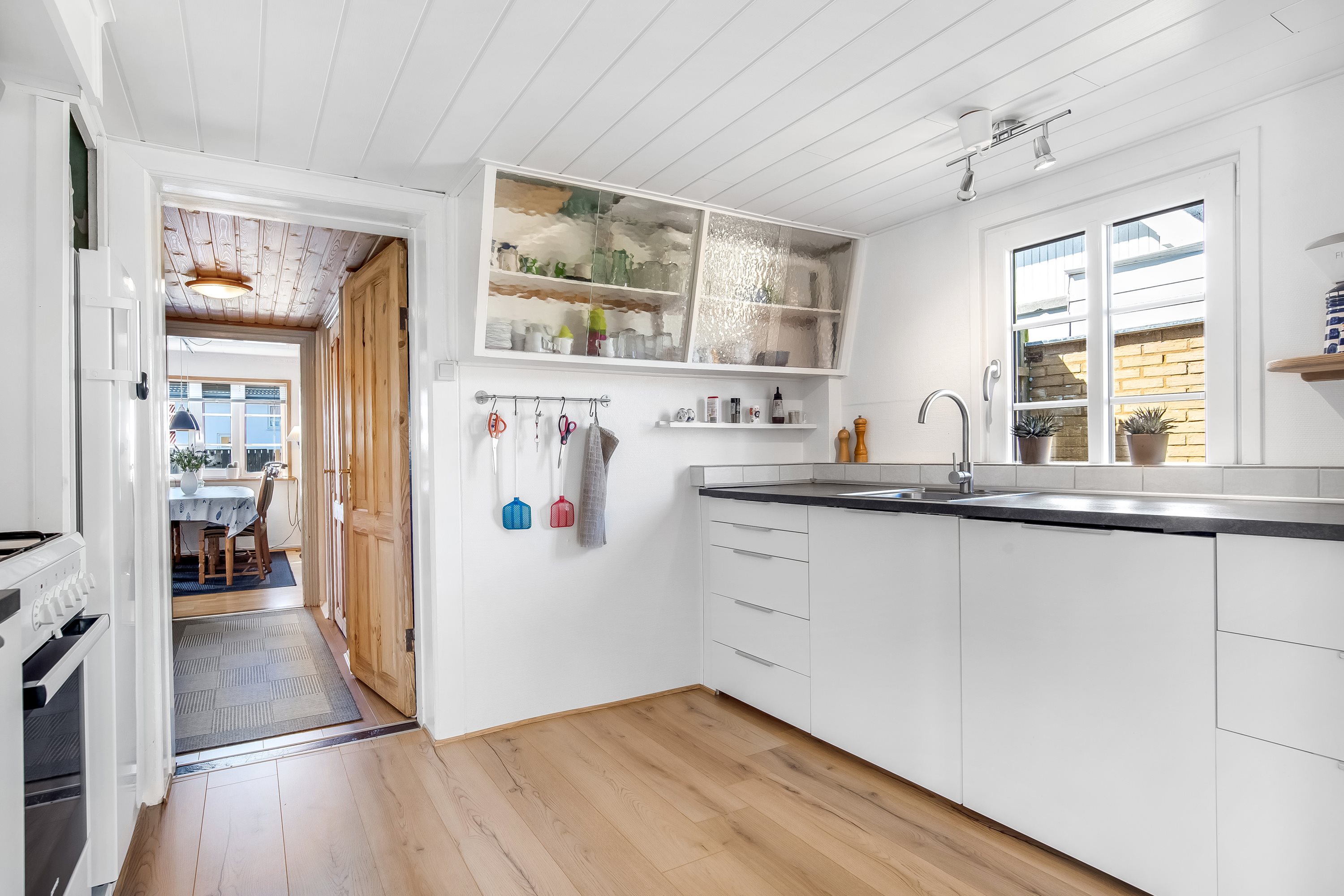 Fremhævet køkken billede i fuldskærmstilstand. Billede af Manøvej 9, 7680 Thyborøn