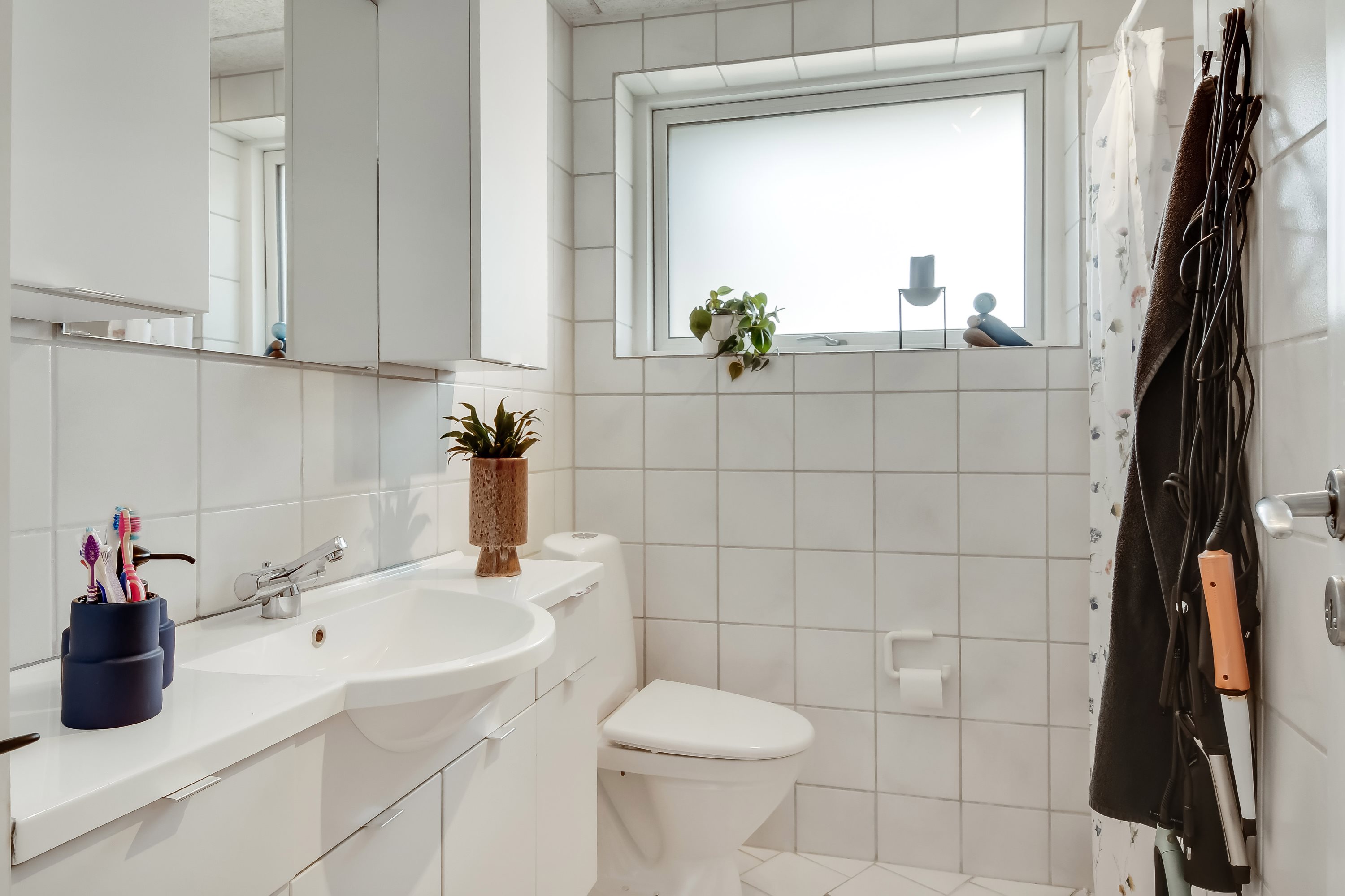 Fremhævet toilet billede i fuldskærmstilstand. Billede af Elmelunden 101, 7190 Billund