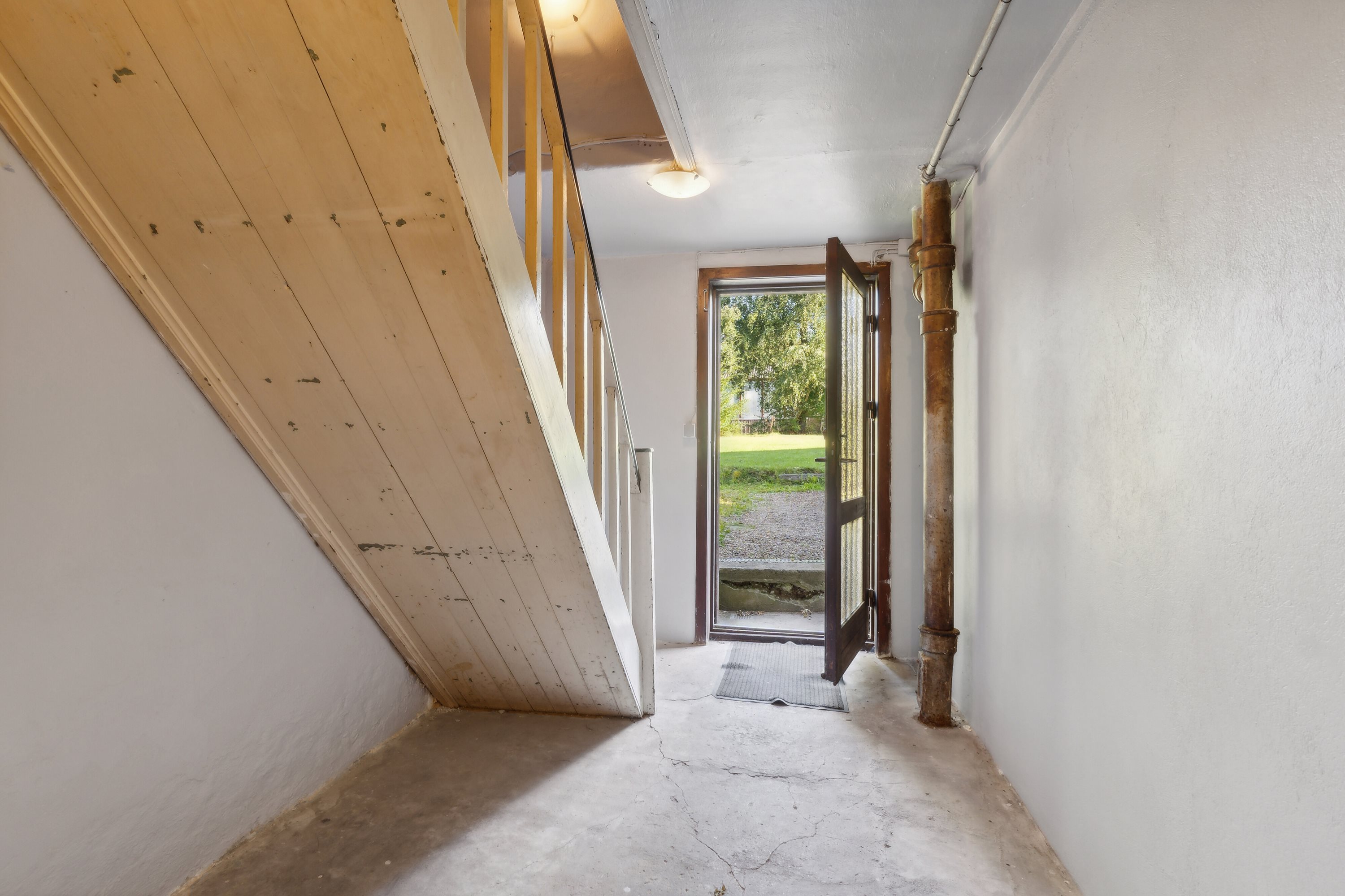 Fremhævet gang billede i fuldskærmstilstand. Billede af Fåborgvej 24, 5700 Svendborg