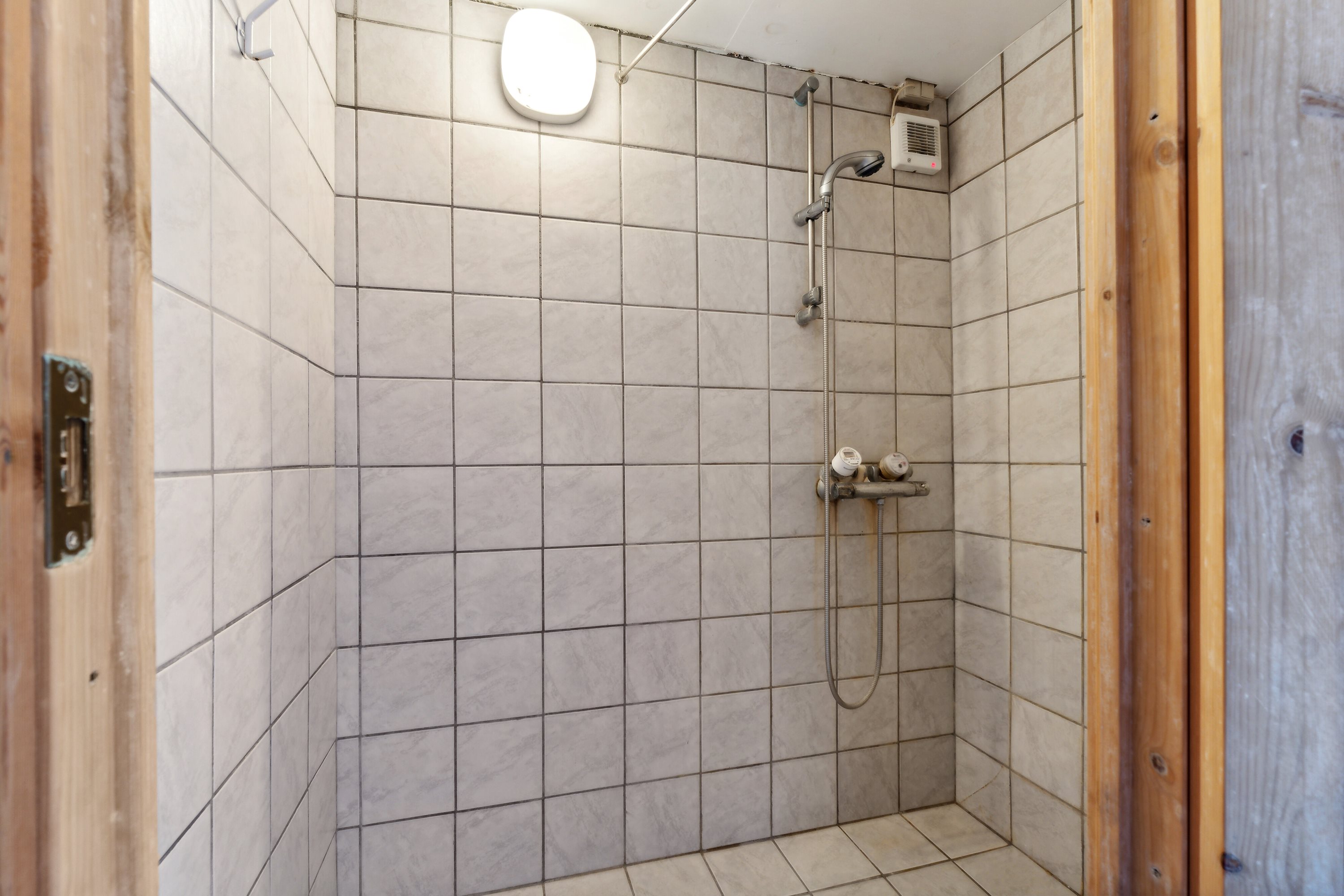 Fremhævet badeværelse billede i fuldskærmstilstand. Billede af Fåborgvej 24, 5700 Svendborg