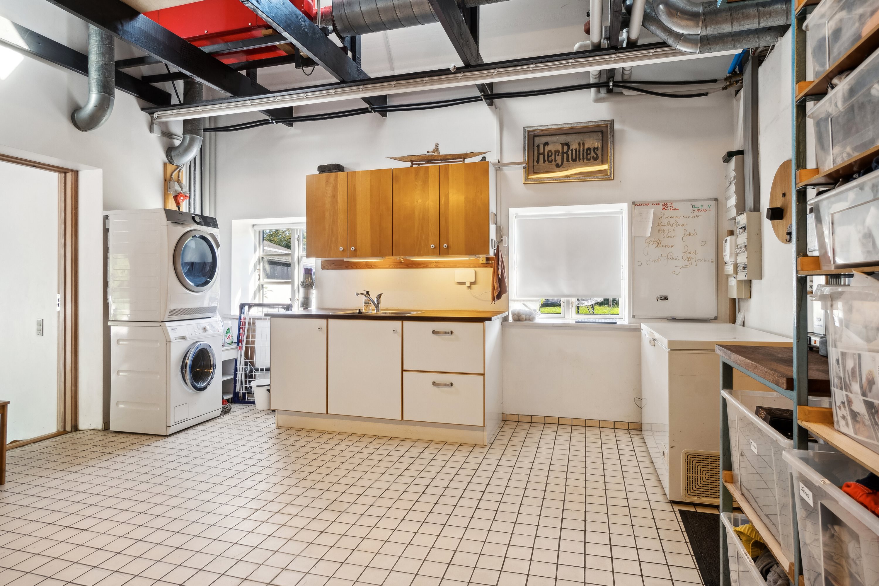 Fremhævet køkken billede i fuldskærmstilstand. Billede af Tingvejen 57, 4400 Kalundborg