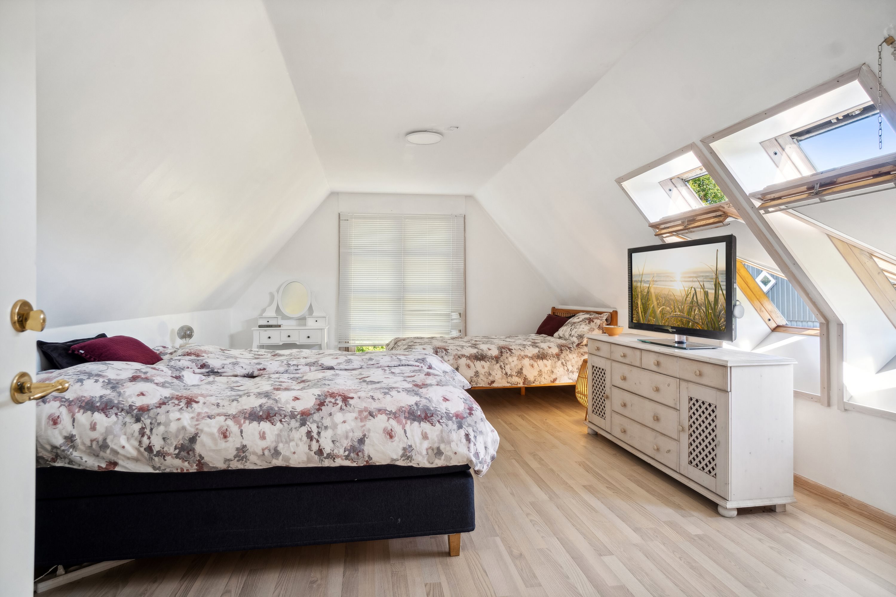 Fremhævet soveværelse billede i fuldskærmstilstand. Billede af Tingvejen 57, 4400 Kalundborg