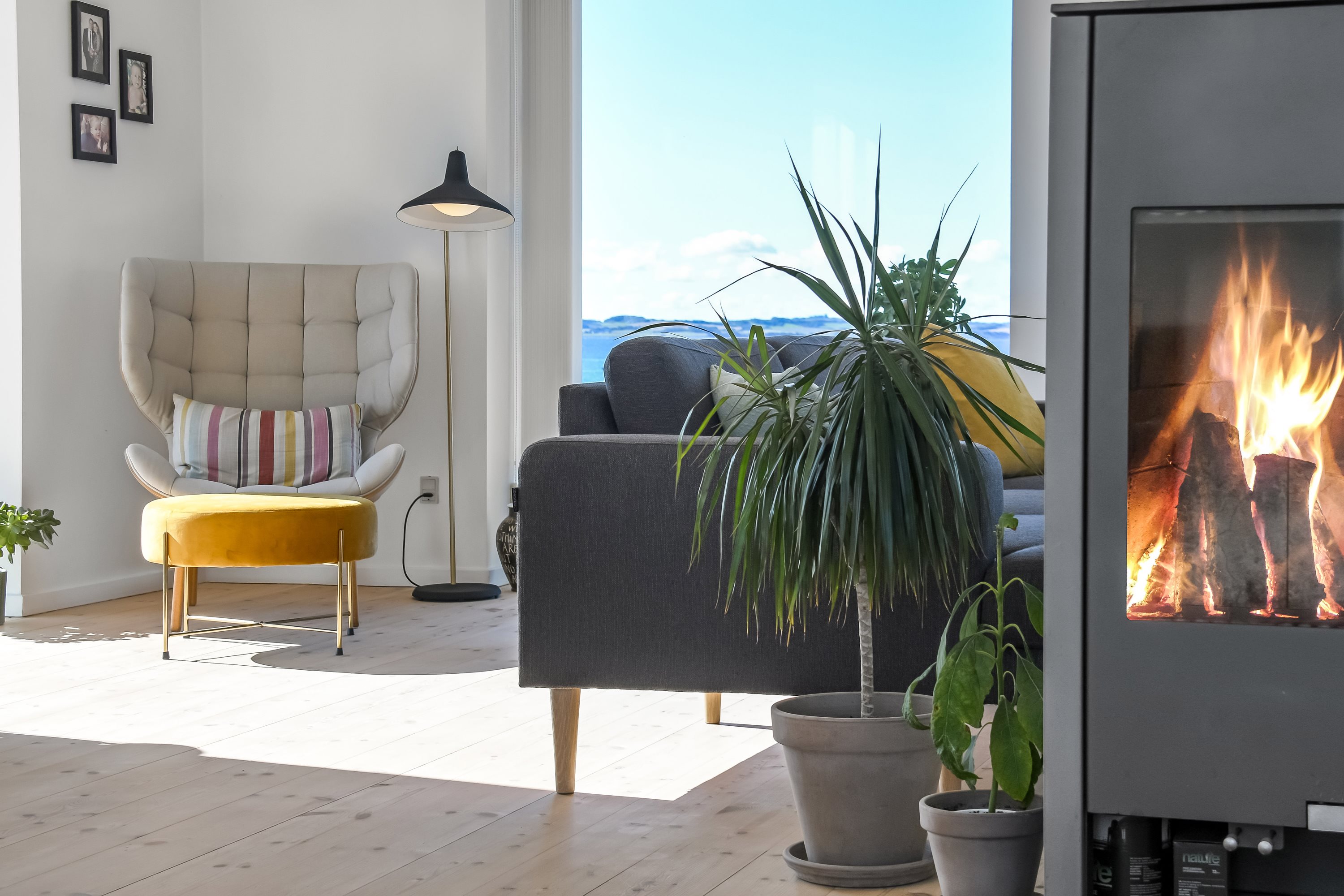 Fremhævet stue billede i fuldskærmstilstand. Billede af Gl Færgevej 14, Oddesund Syd, 7600 Struer