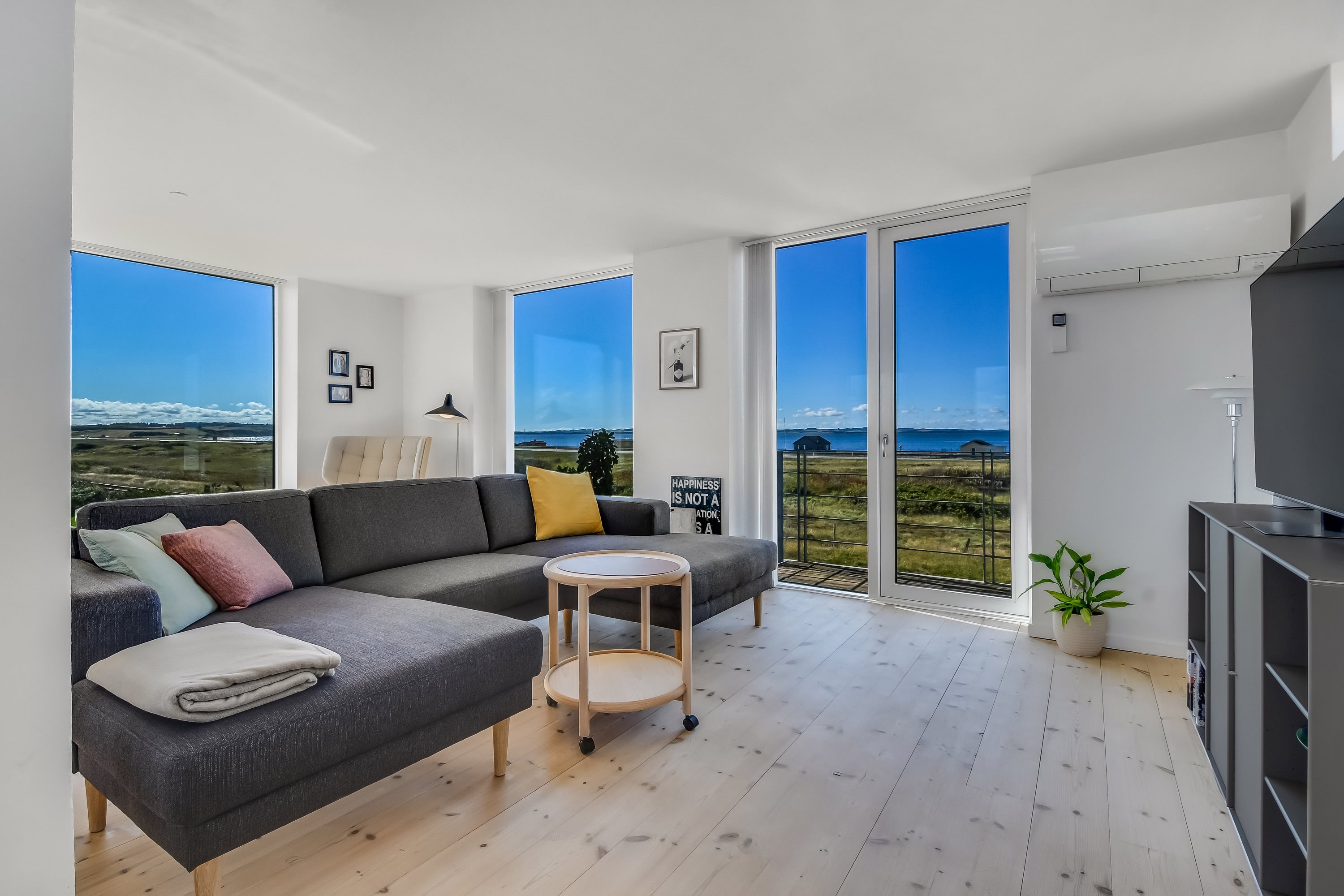 Fremhævet stue billede i fuldskærmstilstand. Billede af Gl Færgevej 14, Oddesund Syd, 7600 Struer