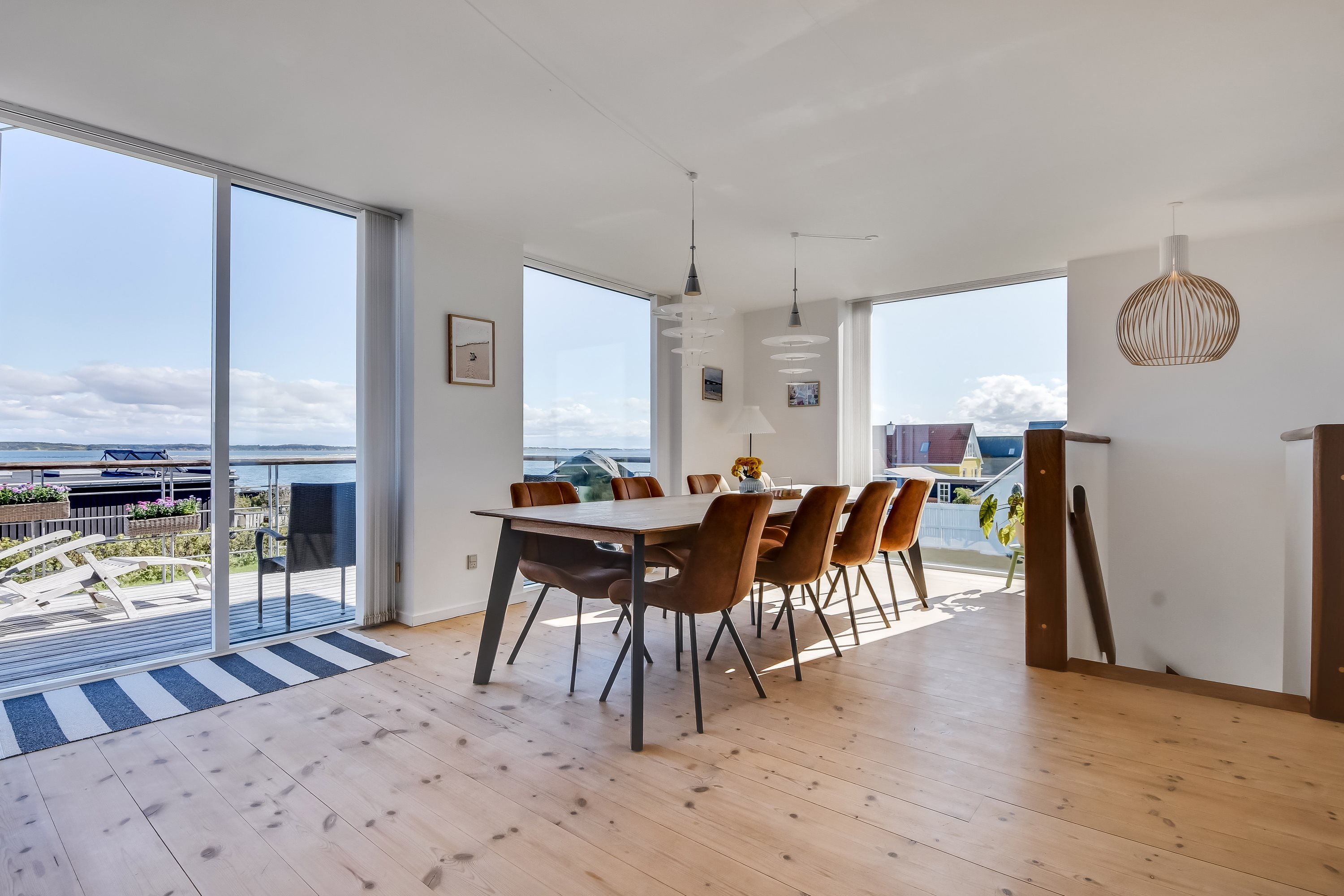 Fremhævet stue billede i fuldskærmstilstand. Billede af Gl Færgevej 14, Oddesund Syd, 7600 Struer