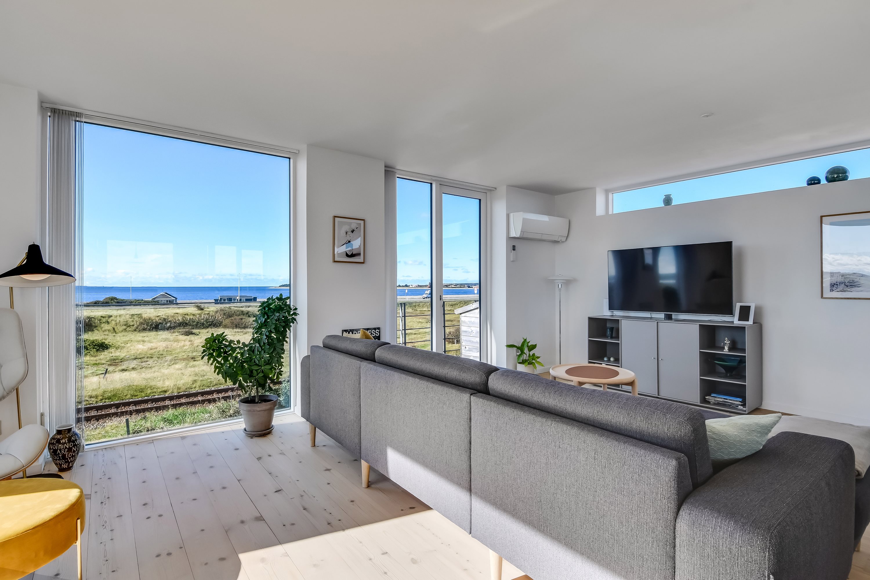 Fremhævet stue billede i fuldskærmstilstand. Billede af Gl Færgevej 14, Oddesund Syd, 7600 Struer