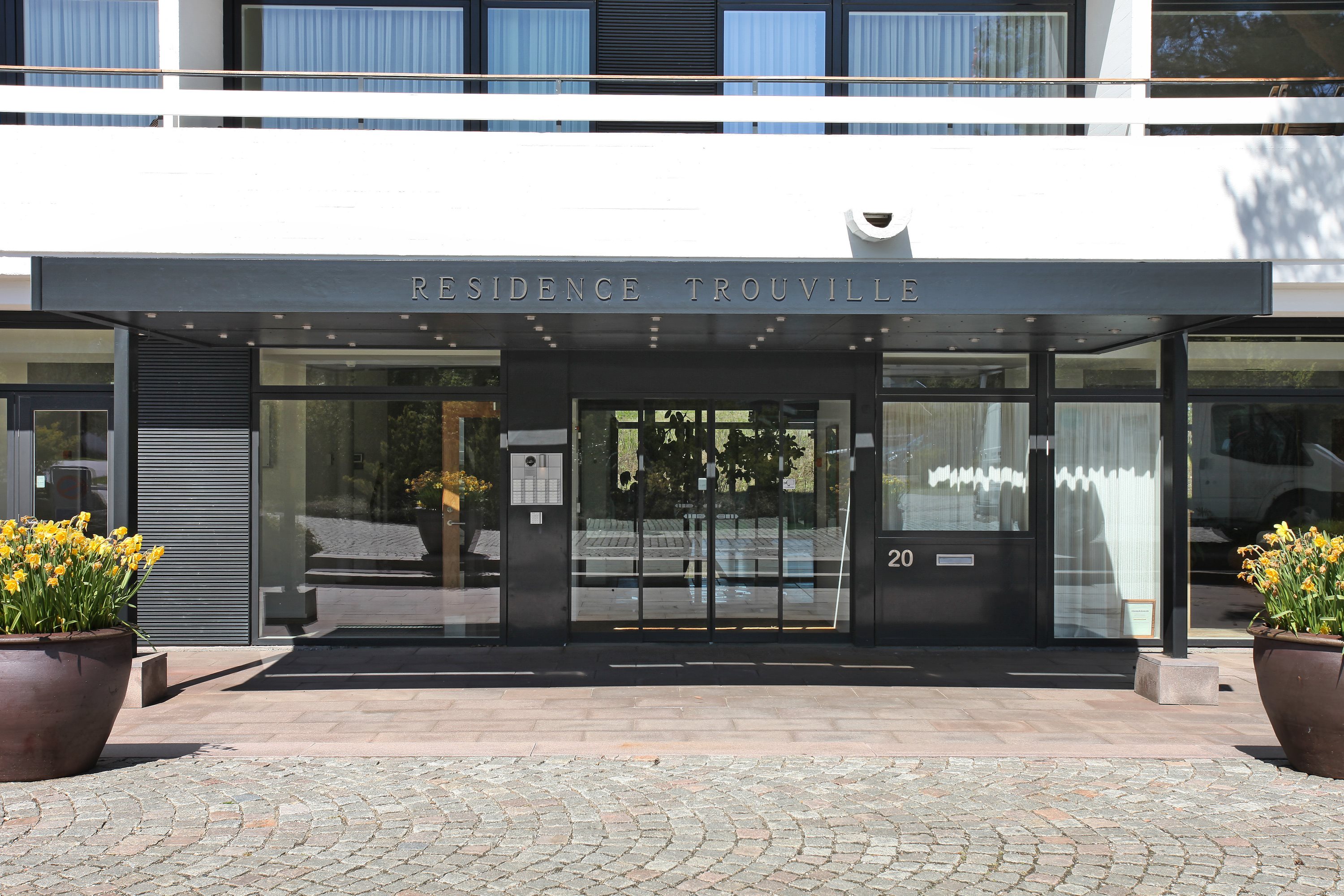 Fremhævet indgangsparti billede i fuldskærmstilstand. Billede af Kystvej 20, 2. 2., 3100 Hornbæk