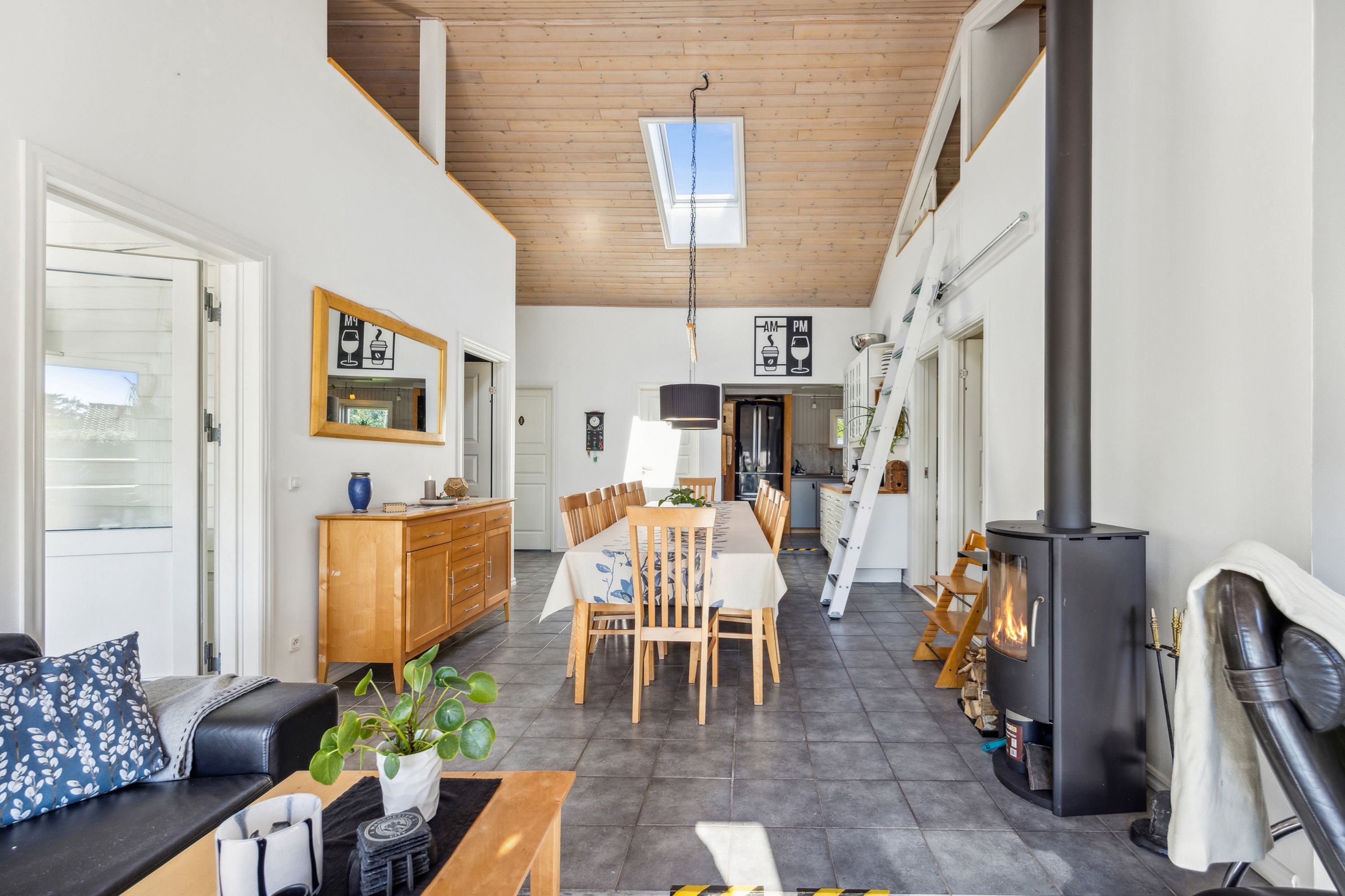 Fremhævet stue billede i fuldskærmstilstand. Billede af Jupitervej 16, Gl Bisnap, 9370 Hals