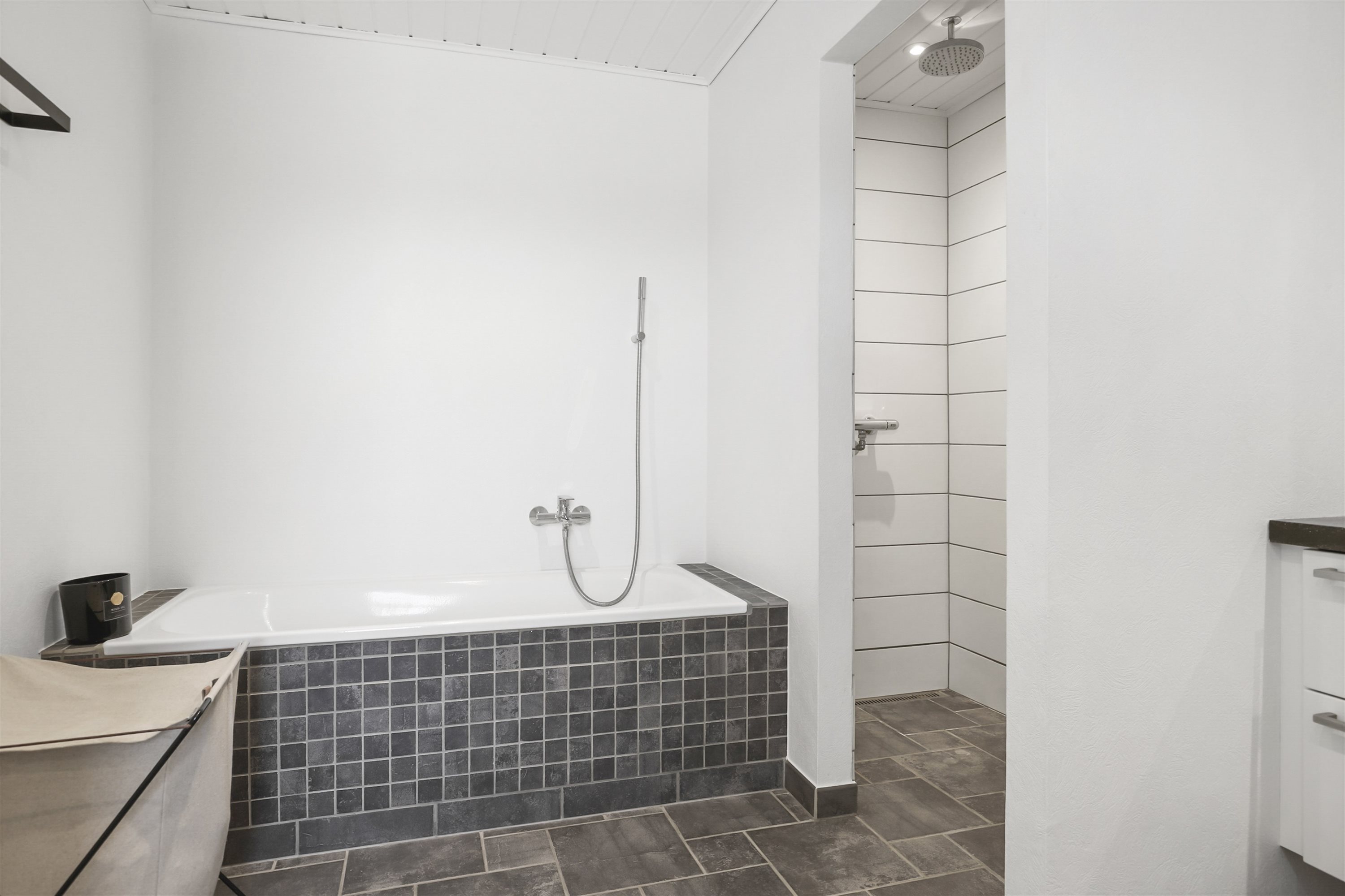 Fremhævet badeværelse billede i fuldskærmstilstand. Billede af Milbakvej 64, 9381 Sulsted