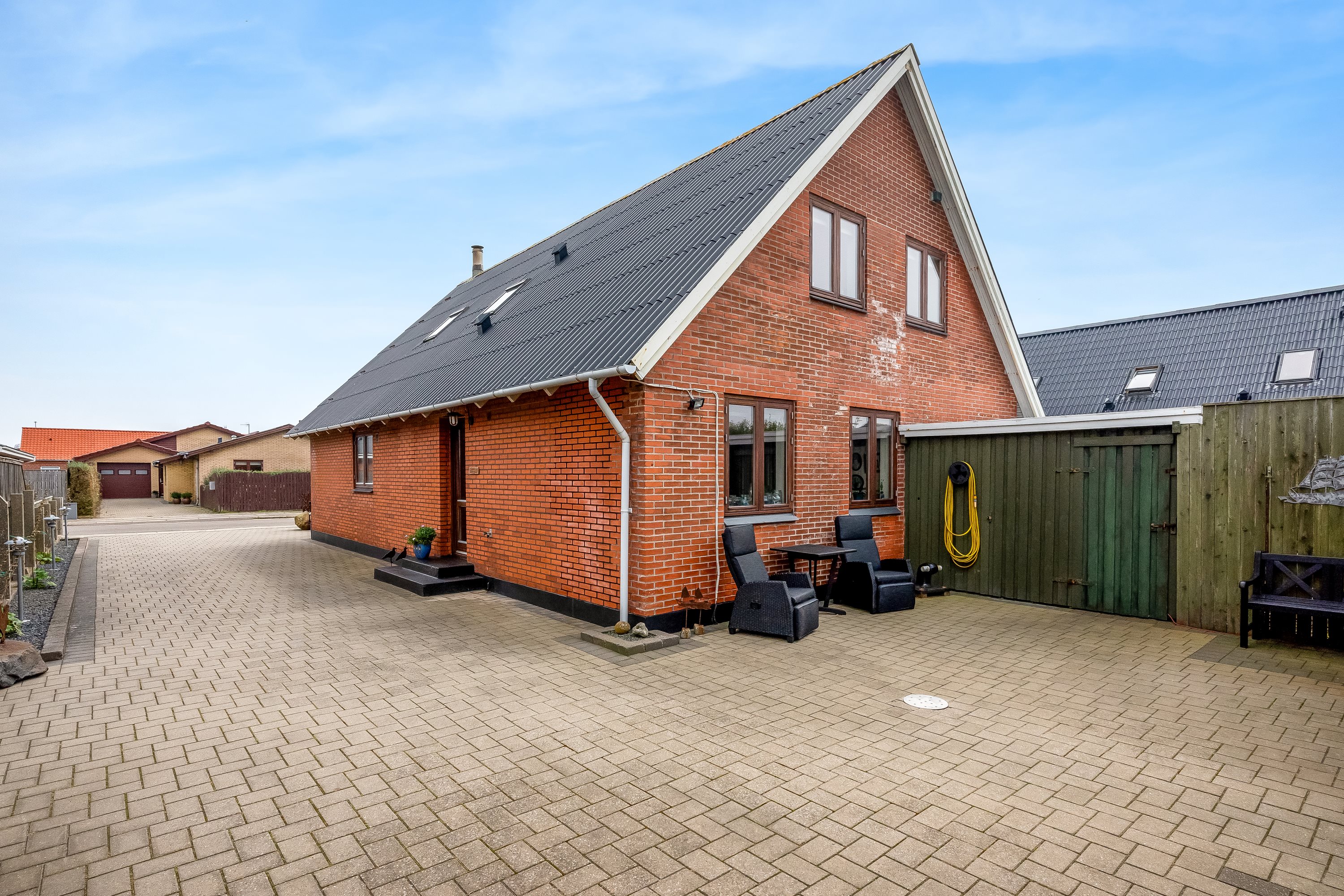 Miniaturebillede 1: gårdmiljø. Billede af Drosselvej 2, 7680 Thyborøn