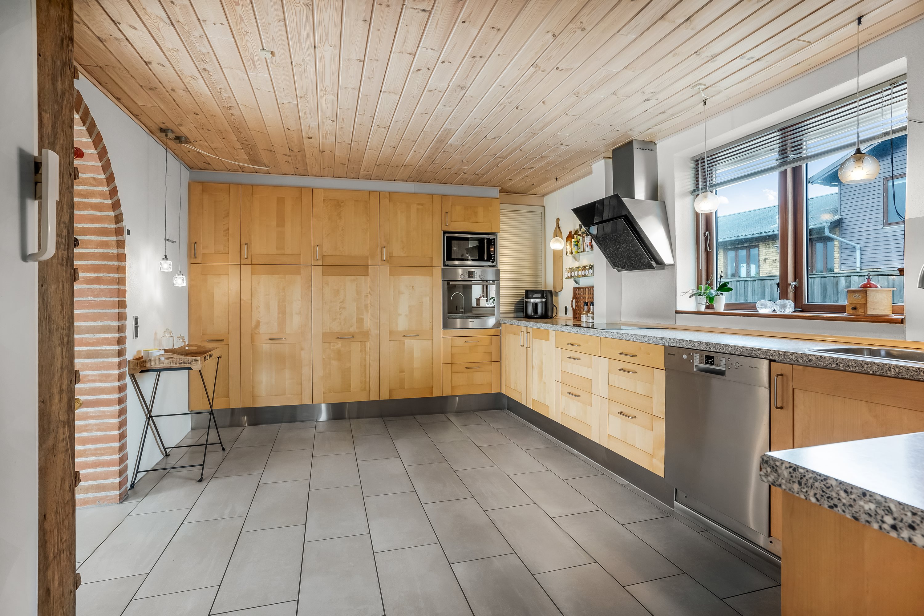 Fremhævet køkken billede i fuldskærmstilstand. Billede af Drosselvej 2, 7680 Thyborøn