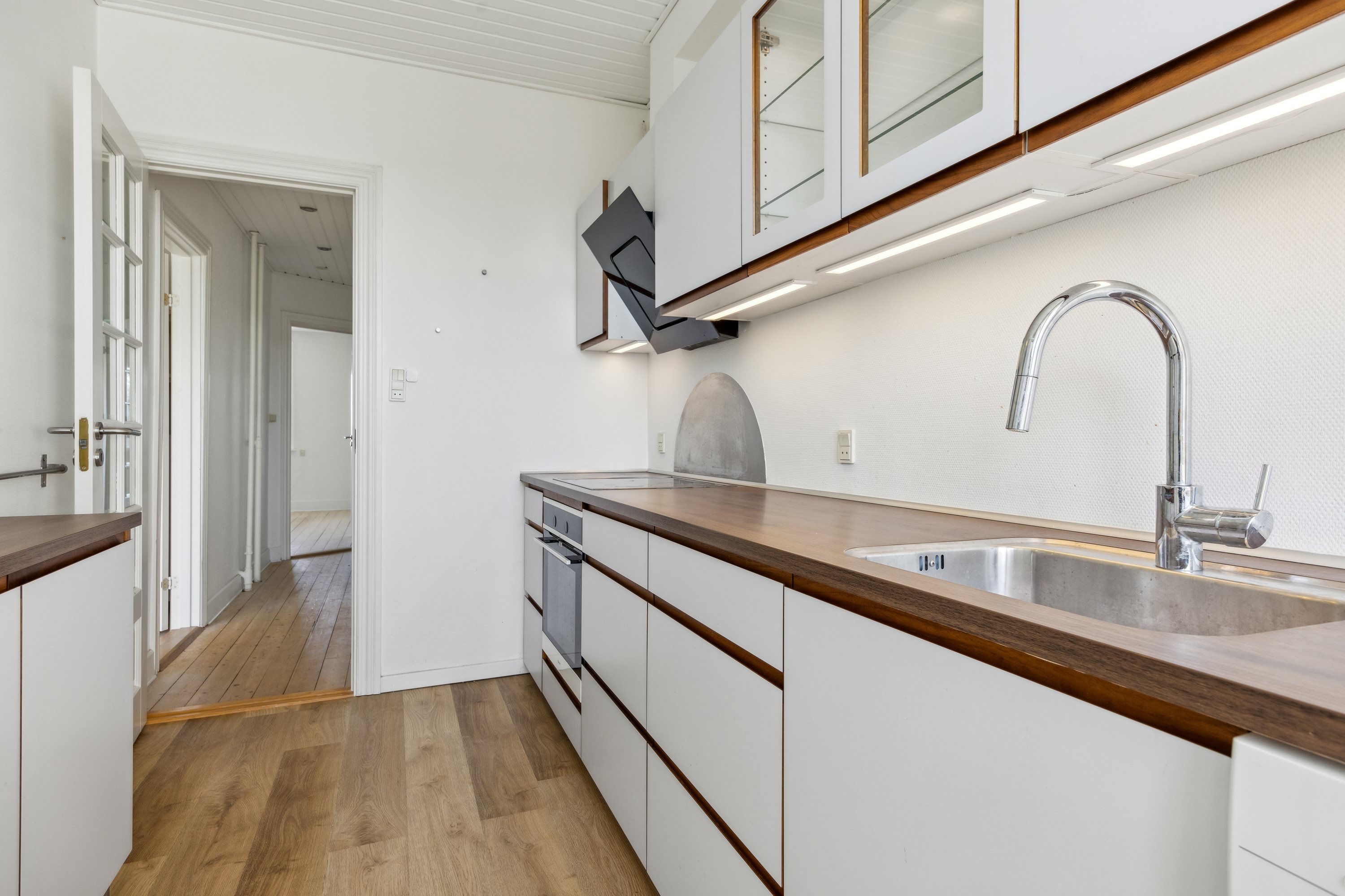 Fremhævet køkken billede i fuldskærmstilstand. Billede af Rolighedsvej 7A, 1. th., 9400 Nørresundby