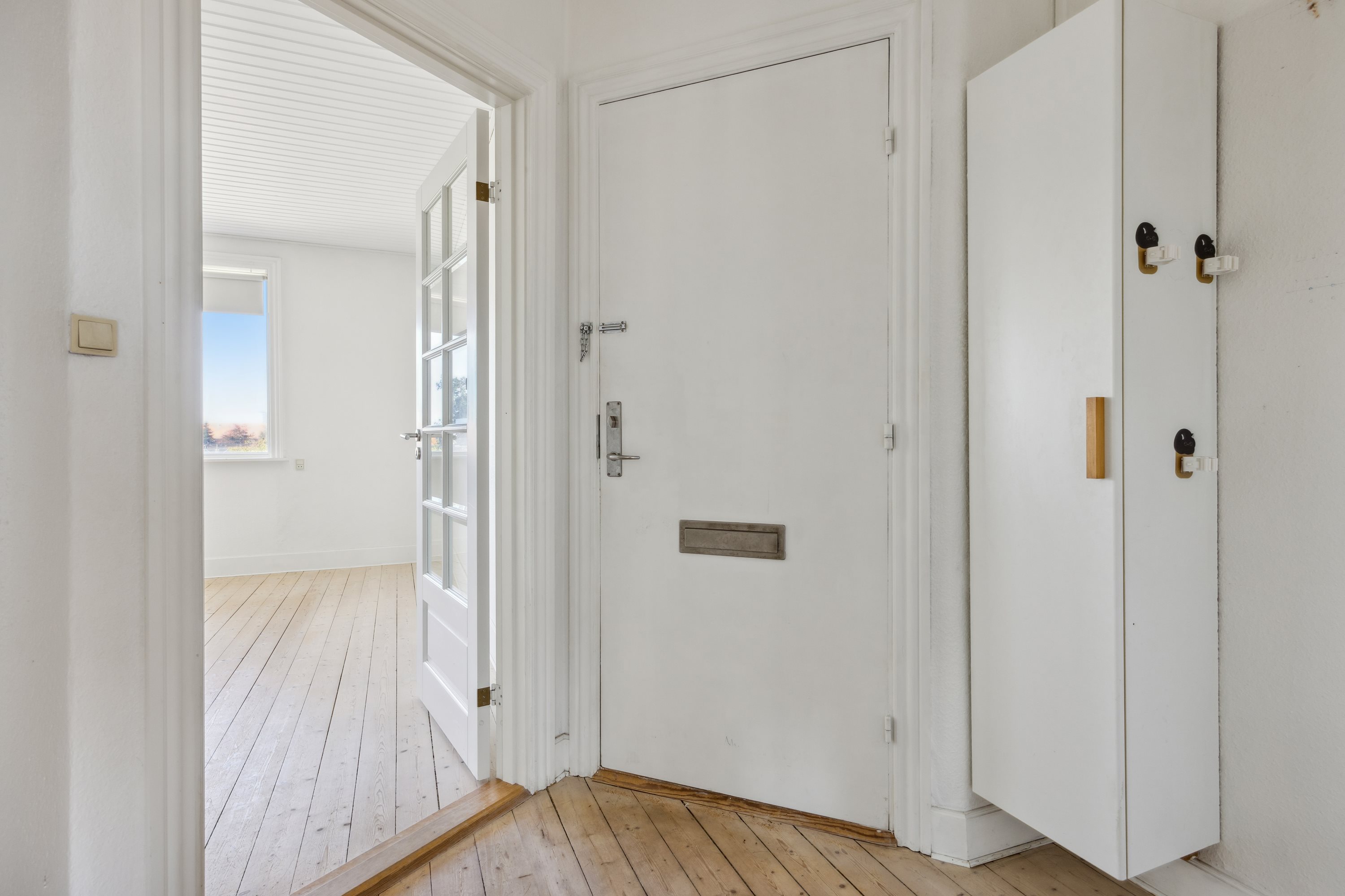 Fremhævet hall billede i fuldskærmstilstand. Billede af Rolighedsvej 7A, 1. th., 9400 Nørresundby