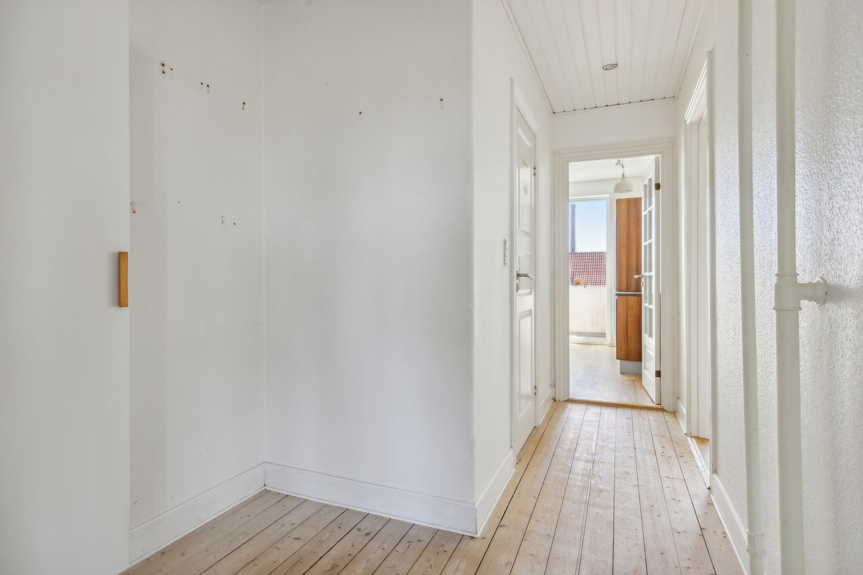 Fremhævet hall billede i fuldskærmstilstand. Billede af Rolighedsvej 7A, 1. th., 9400 Nørresundby