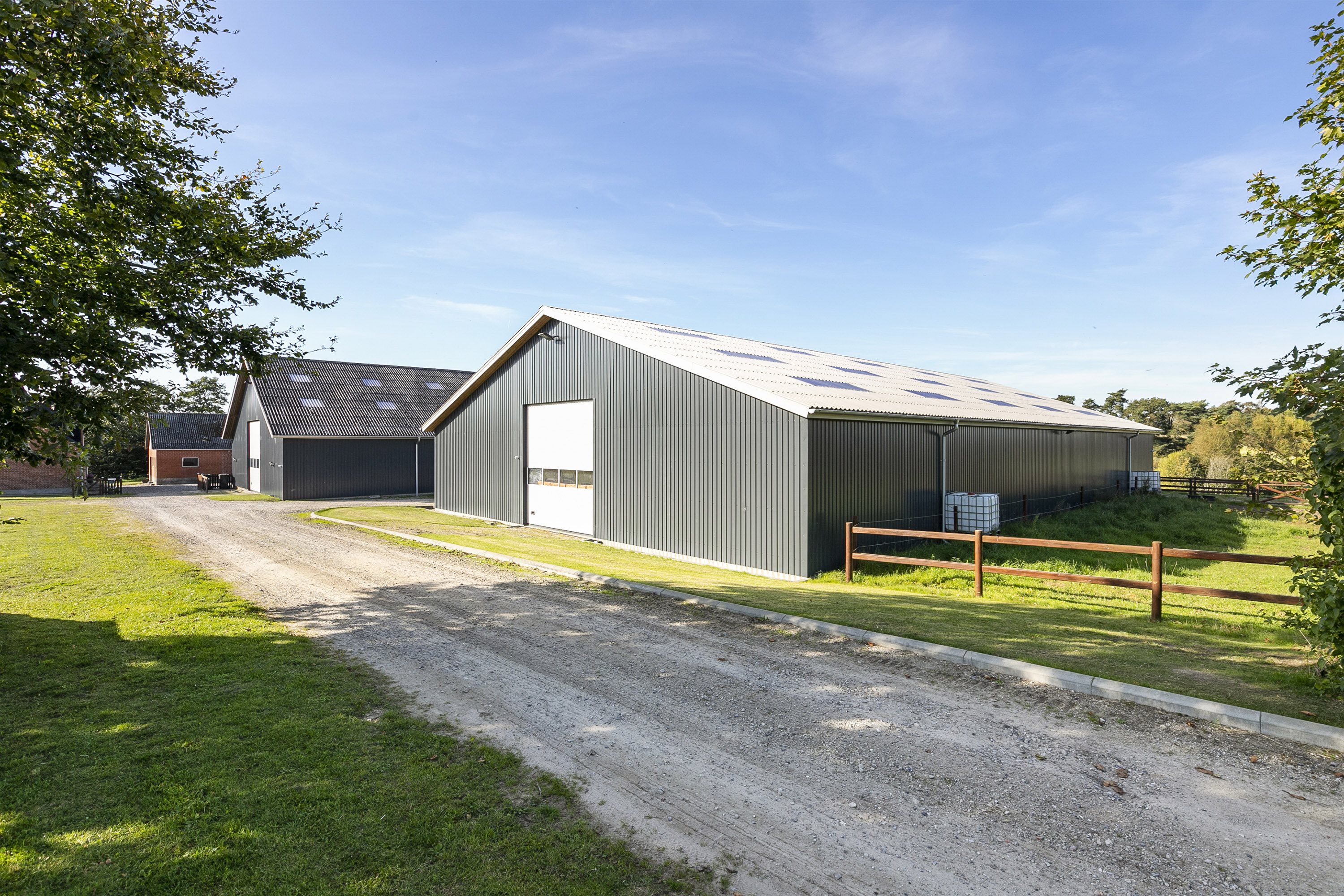 Fremhævet ridehal billede i fuldskærmstilstand. Billede af Halkærvej 91, Skørbæk, 9240 Nibe