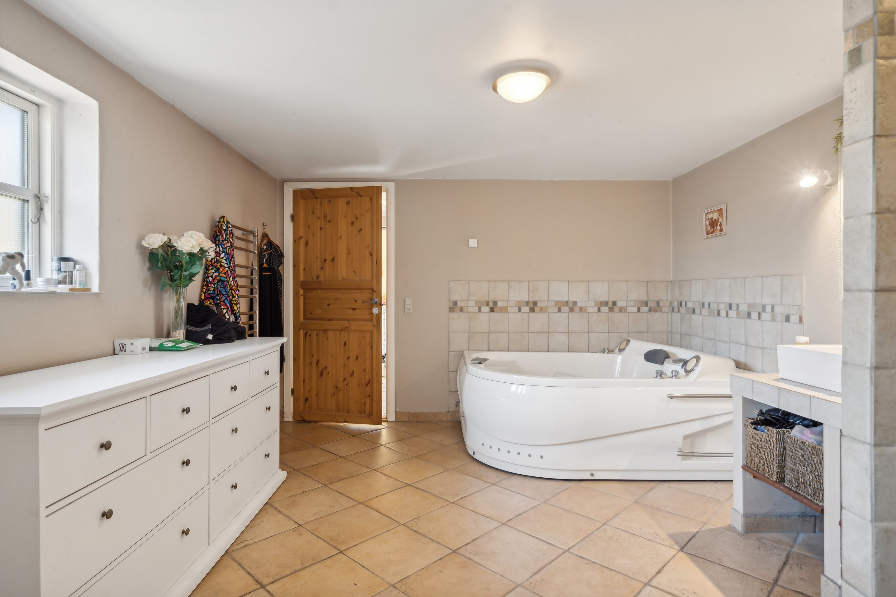 Fremhævet badeværelse billede i fuldskærmstilstand. Billede af Fælledgårdsvej 15, Egeby, 5450 Otterup