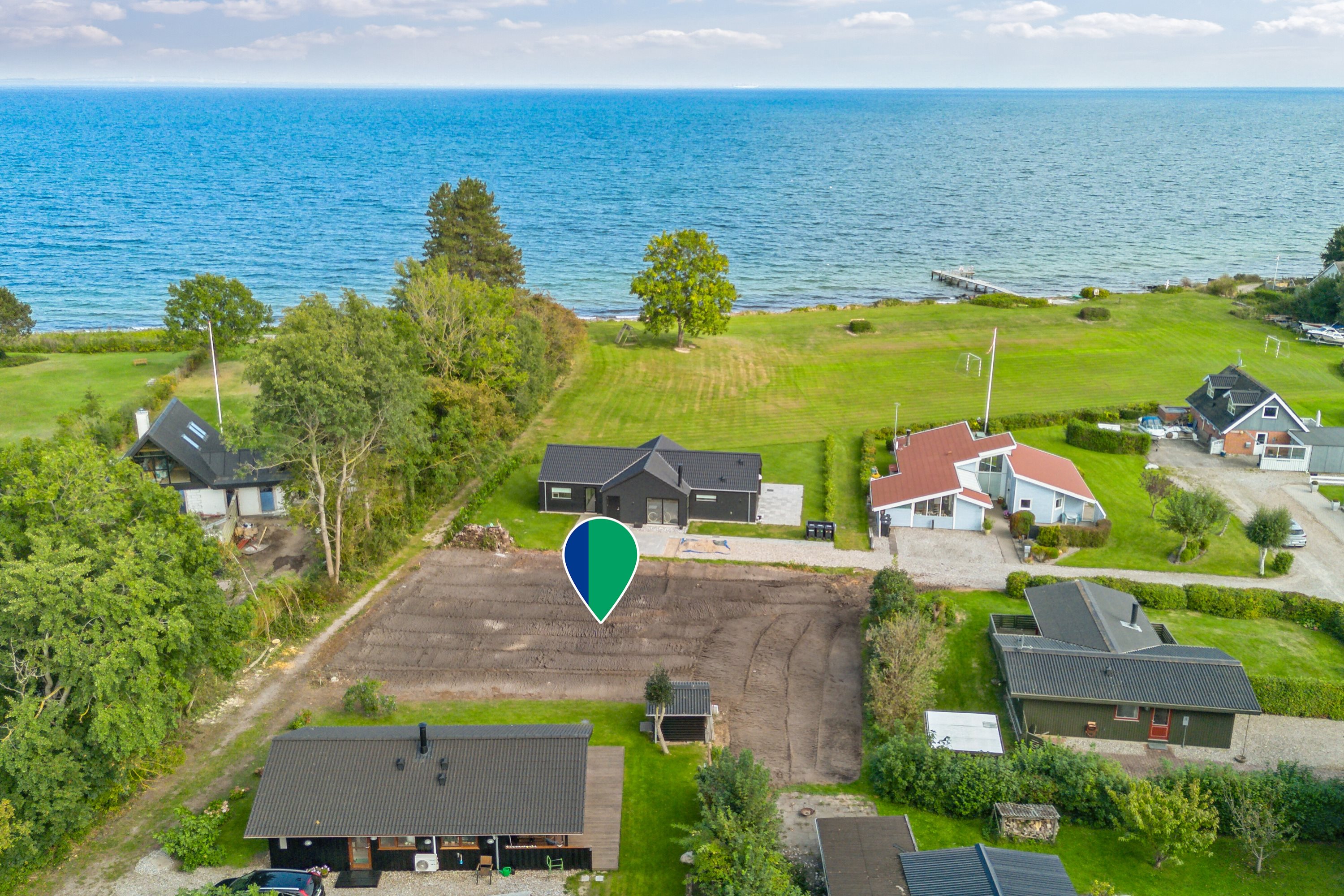 Miniaturebillede 1: luftfoto. Billede af Nøddestien 9, Slude Strand, 5871 Frørup