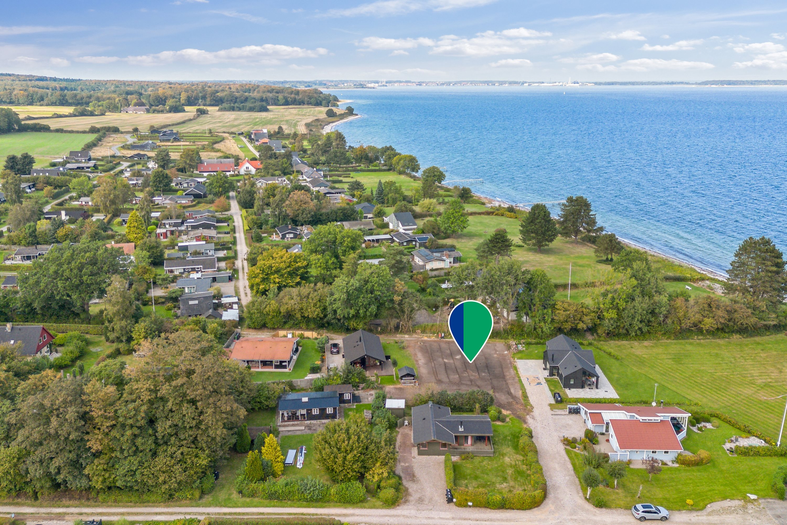 Fremhævet luftfoto billede i fuldskærmstilstand. Billede af Nøddestien 9, Slude Strand, 5871 Frørup