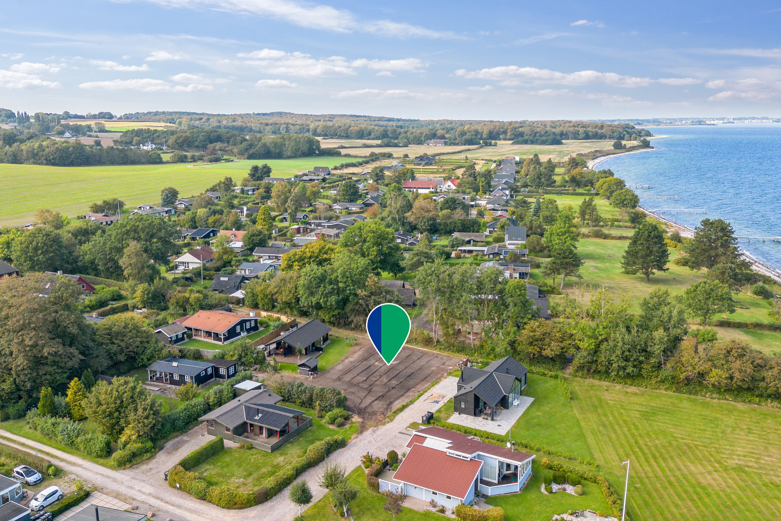 Fremhævet luftfoto billede i fuldskærmstilstand. Billede af Nøddestien 9, Slude Strand, 5871 Frørup