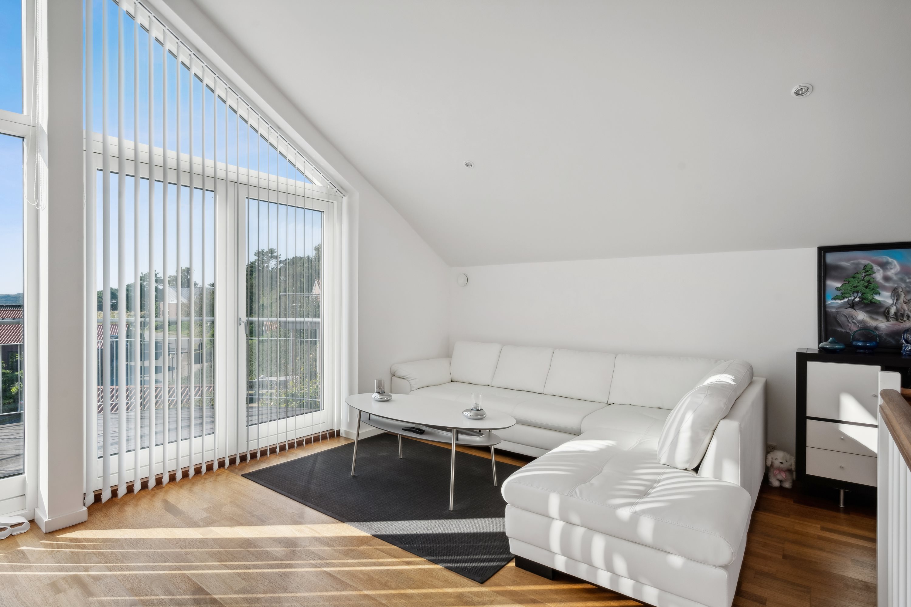 Miniaturebillede 2: stue. Billede af Søskrænten 29, Vibæk Strand, 8400 Ebeltoft