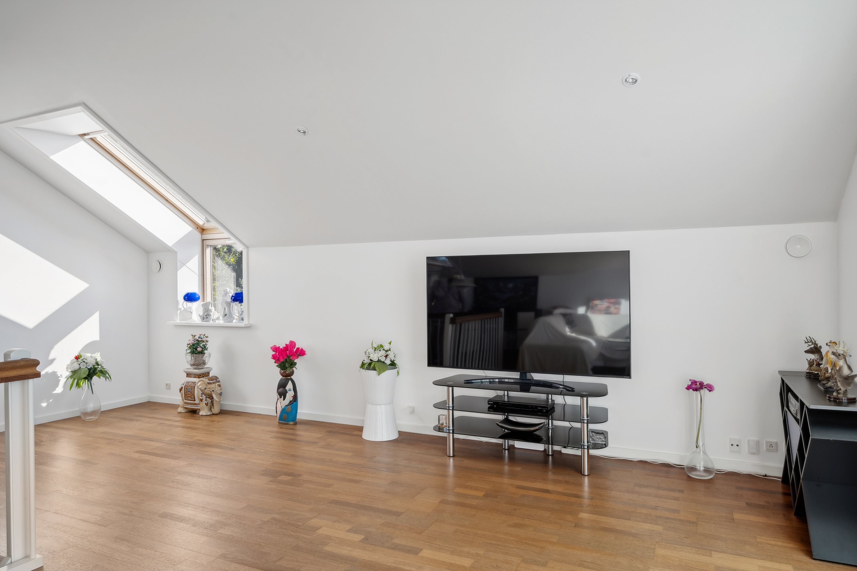 Fremhævet stue billede i fuldskærmstilstand. Billede af Søskrænten 29, Vibæk Strand, 8400 Ebeltoft