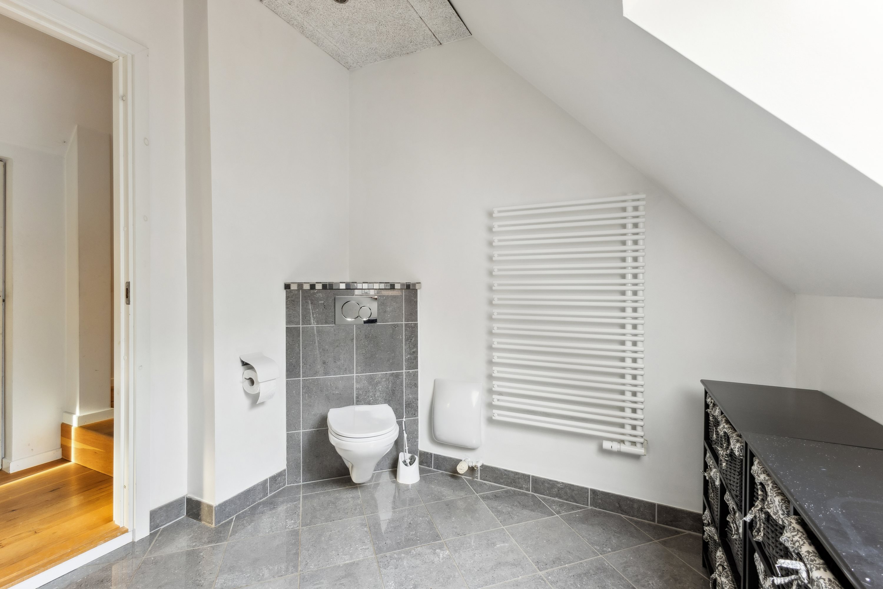 Fremhævet badeværelse billede i fuldskærmstilstand. Billede af Valmuemarken 19A, 6771 Gredstedbro