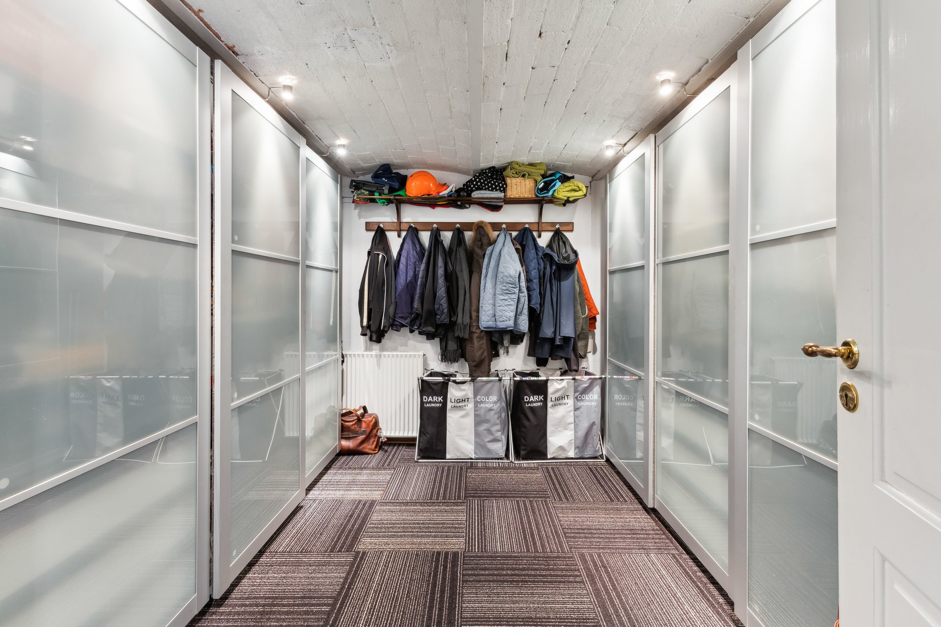 Fremhævet walkin closet billede i fuldskærmstilstand. Billede af Valmuemarken 19A, 6771 Gredstedbro