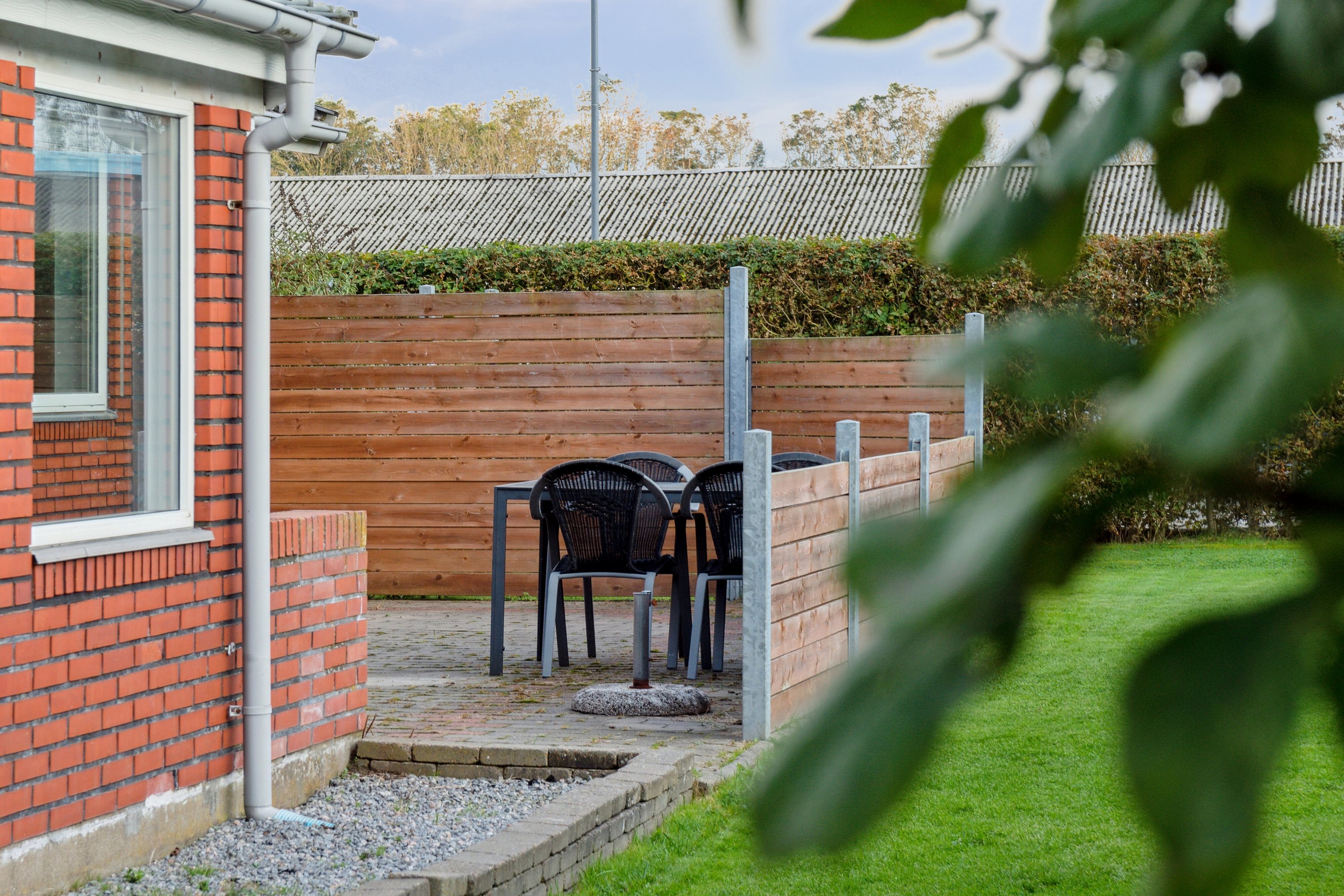 Fremhævet set fra haven billede i fuldskærmstilstand. Billede af Algade 24, Koldby, 7752 Snedsted