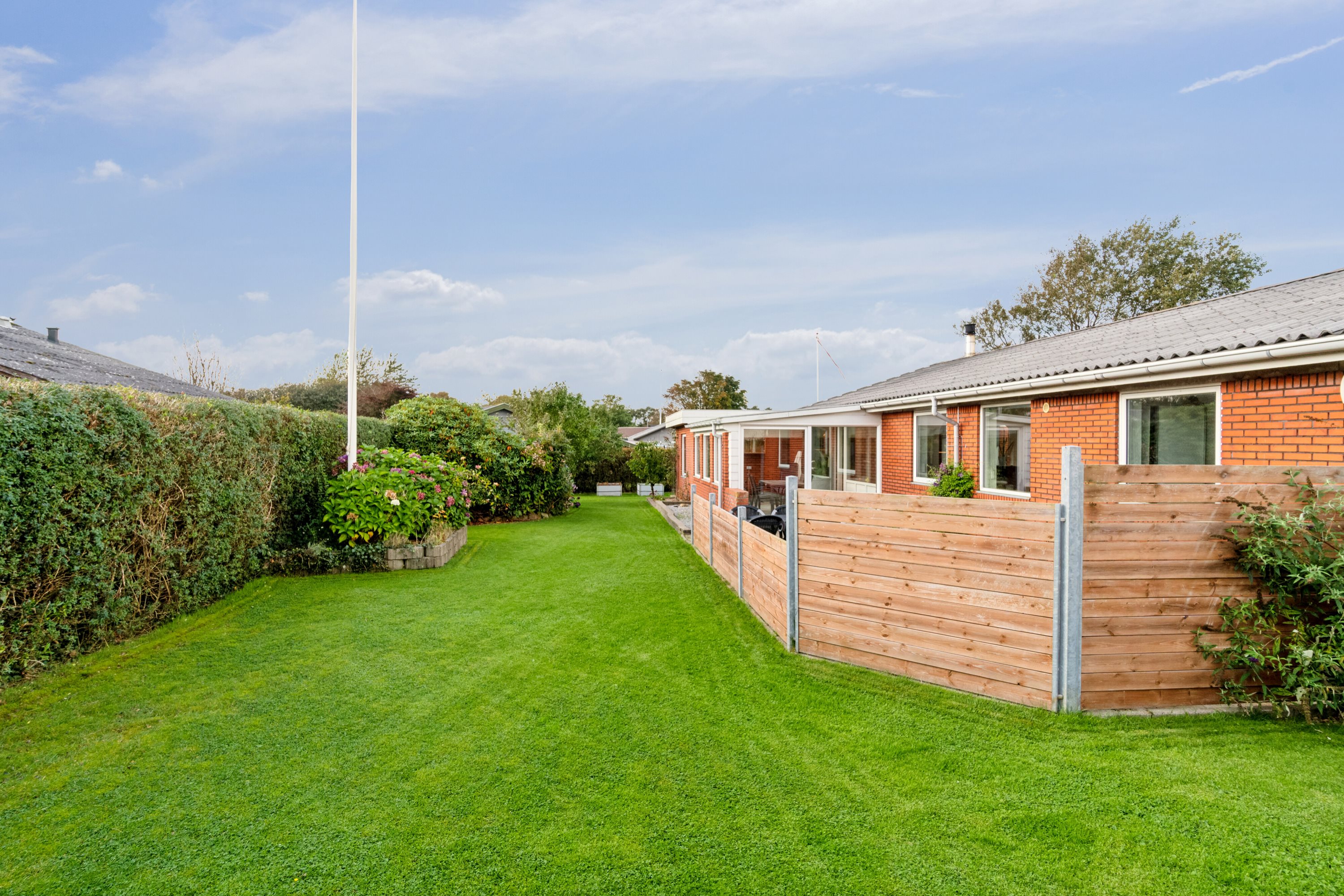 Fremhævet udendørs billede i fuldskærmstilstand. Billede af Algade 24, Koldby, 7752 Snedsted