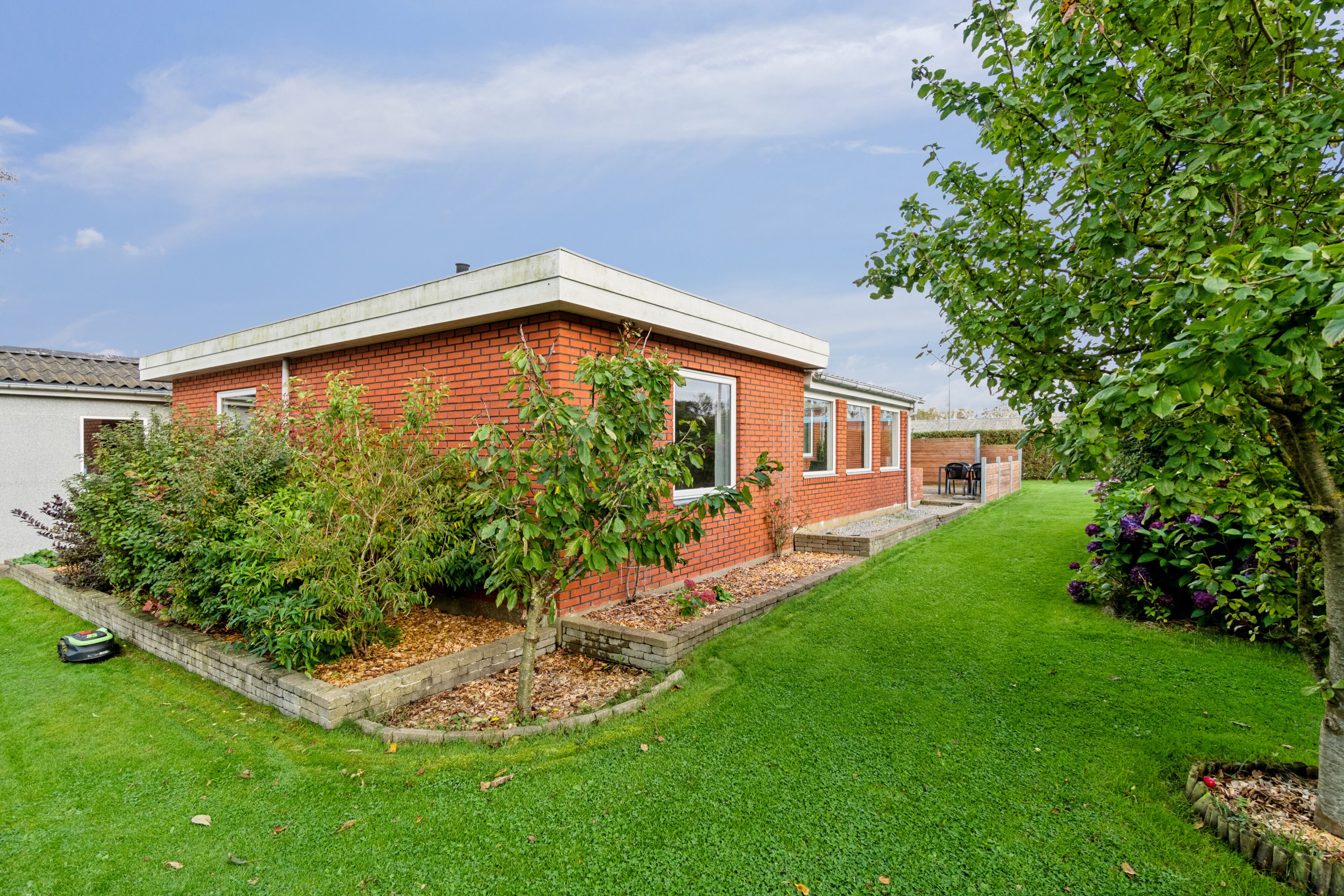 Fremhævet set fra haven billede i fuldskærmstilstand. Billede af Algade 24, Koldby, 7752 Snedsted