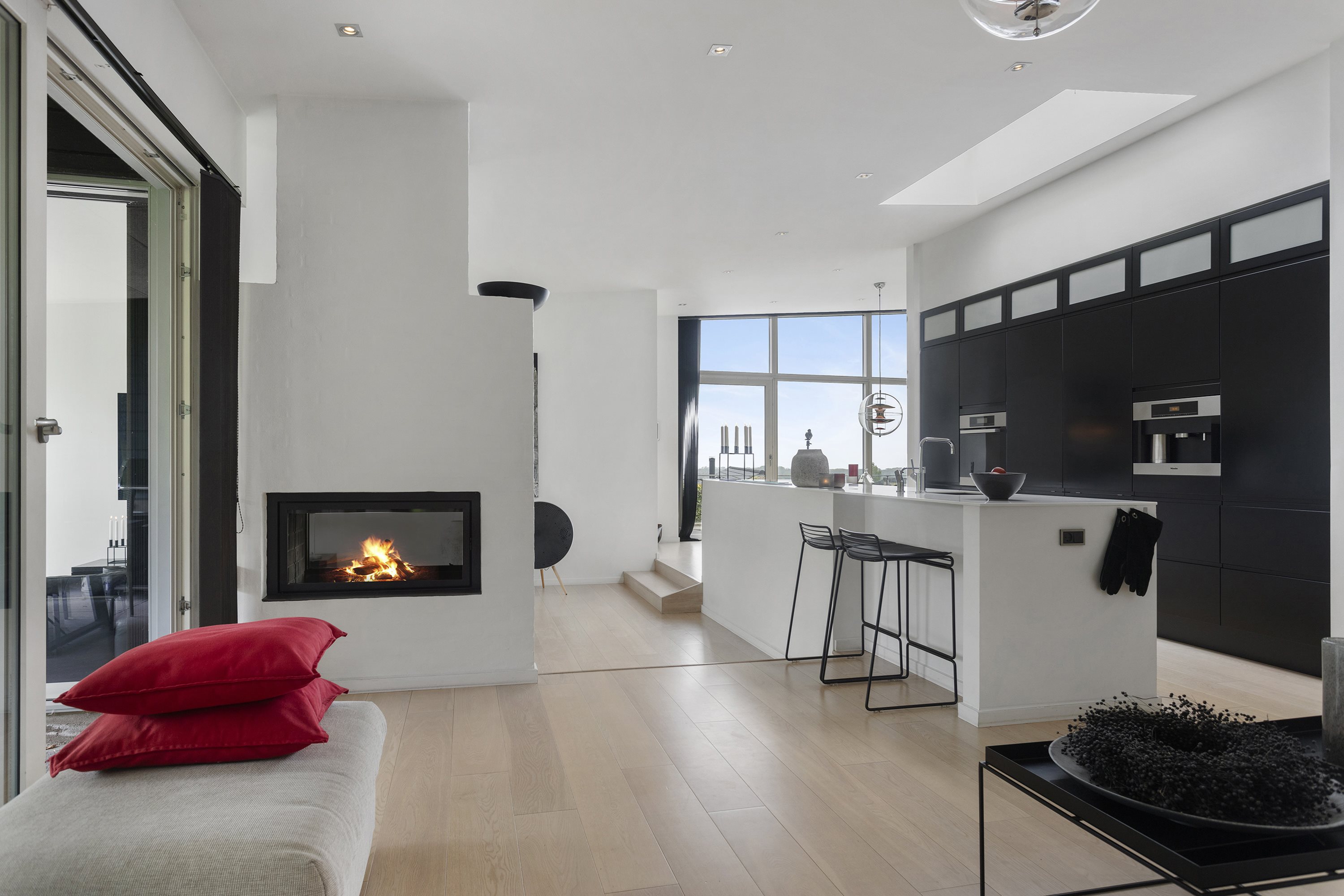 Fremhævet køkken alrum billede i fuldskærmstilstand. Billede af Vesteråsene 40, 9900 Frederikshavn