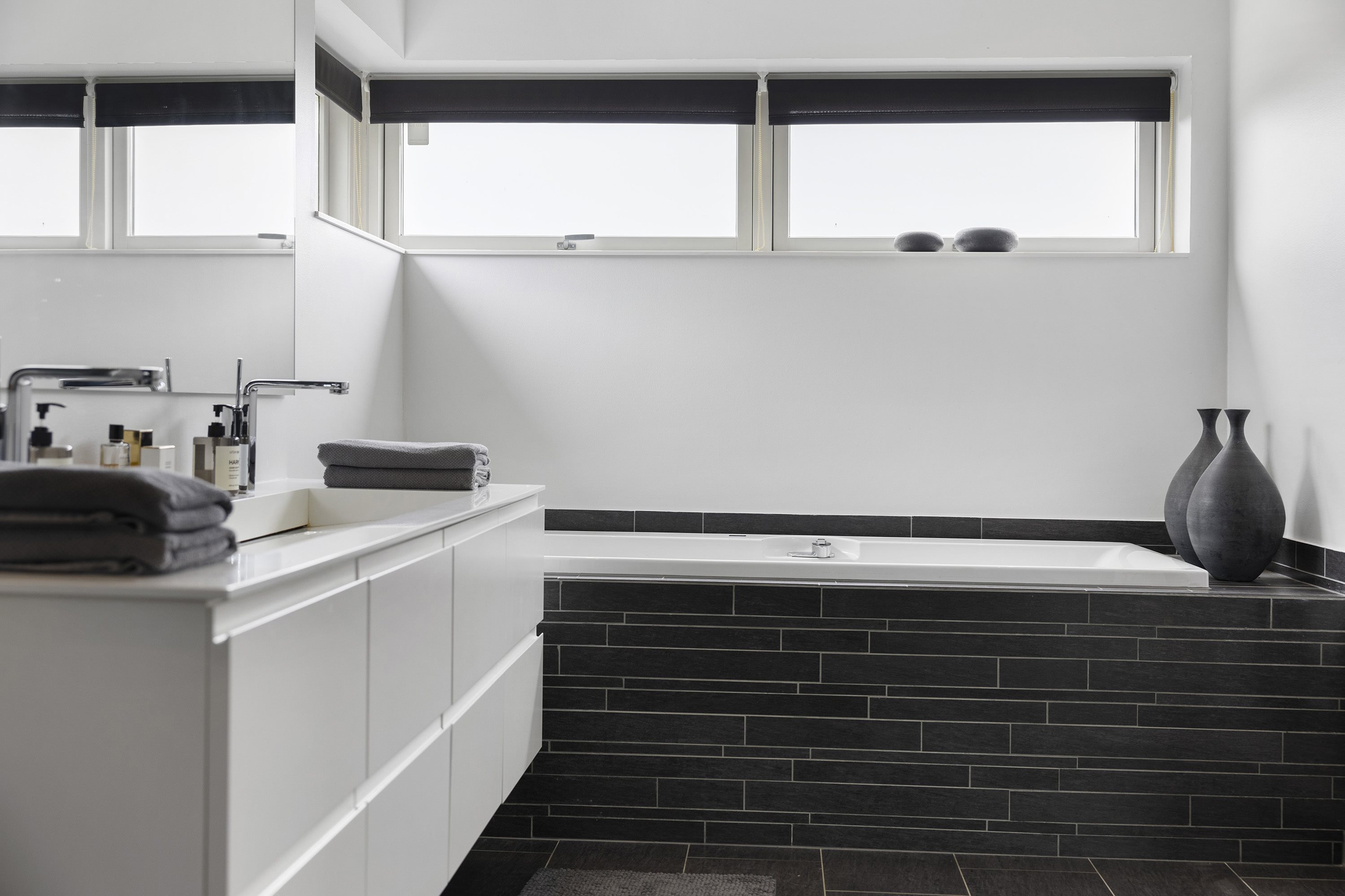 Fremhævet badeværelse billede i fuldskærmstilstand. Billede af Vesteråsene 40, 9900 Frederikshavn