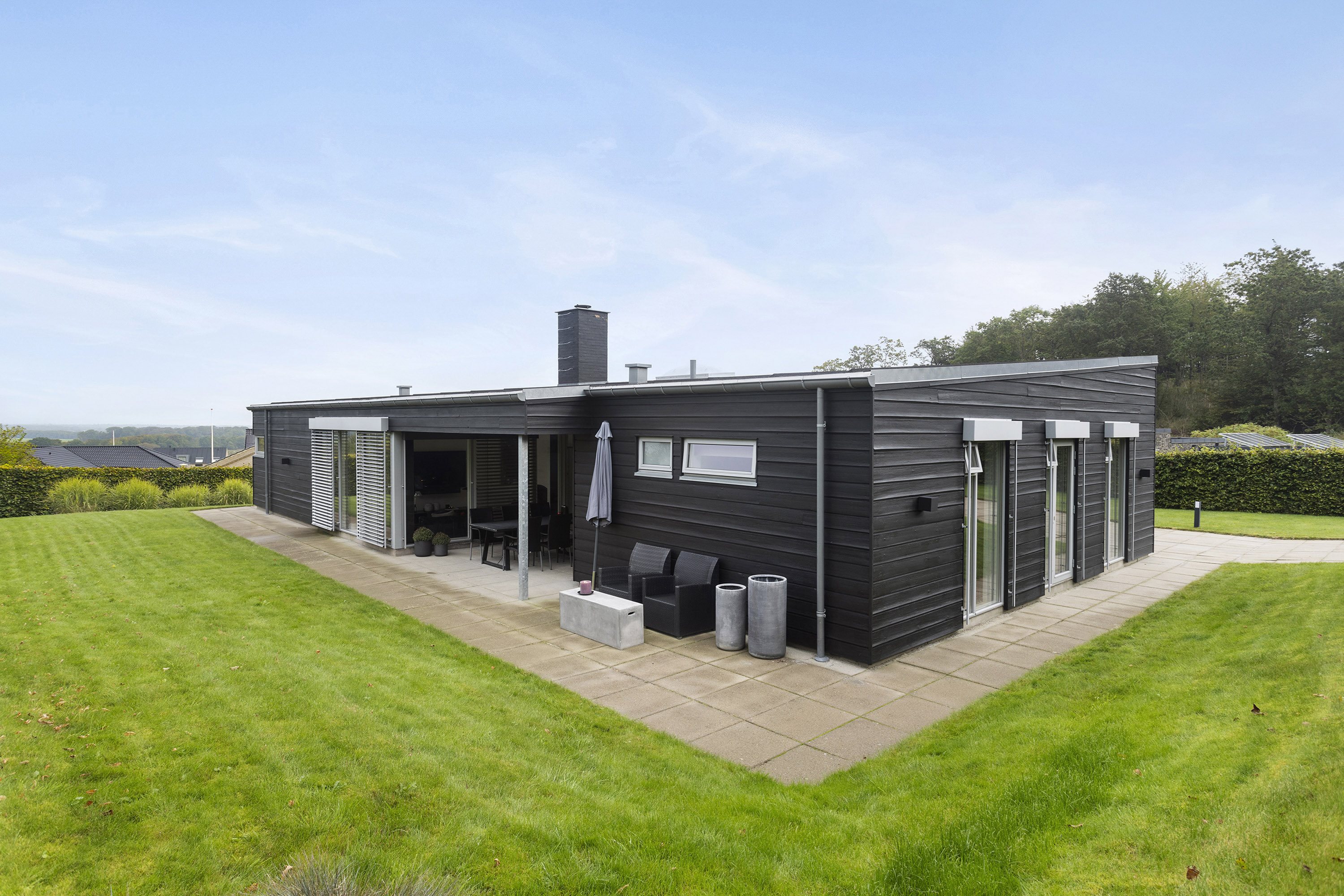 Fremhævet facade billede i fuldskærmstilstand. Billede af Vesteråsene 40, 9900 Frederikshavn